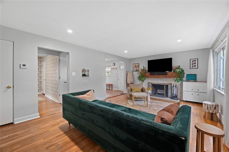 809 West Sutter Road Glenshaw, PA 15116 - Photo 11 of 41 Gallery Image 11