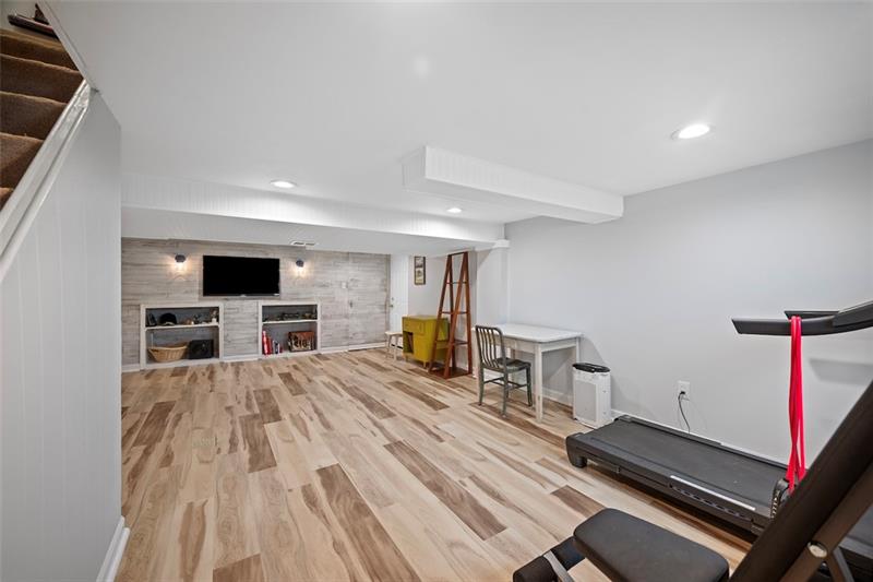 809 West Sutter Road Glenshaw, PA 15116 - Photo 28 of 41 Gallery Image 28