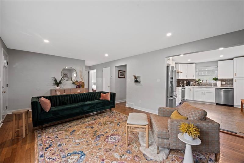 809 West Sutter Road Glenshaw, PA 15116 - Photo 7 of 41 Gallery Image 7