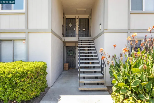 $360,000 | 825 Oak Grove Road, Unit 62, Concord, CA 94518