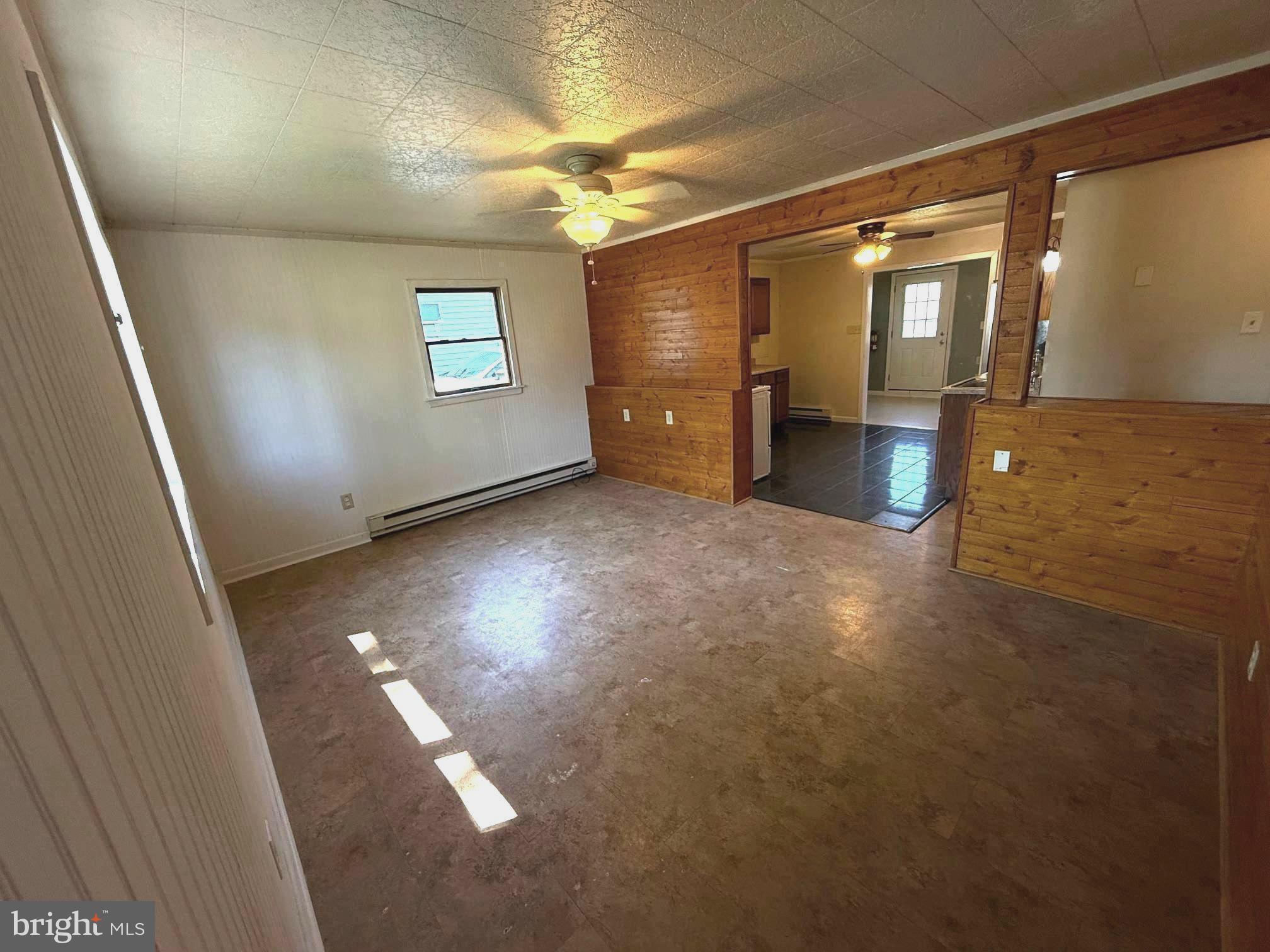 321 West Chestnut Street Pottstown, PA 19464 - Photo 3 of 18 LIVING ROOM