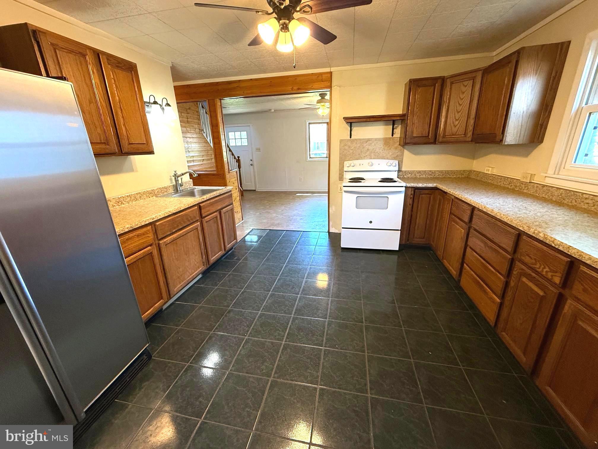 321 West Chestnut Street Pottstown, PA 19464 - Photo 6 of 18 KITCHEN