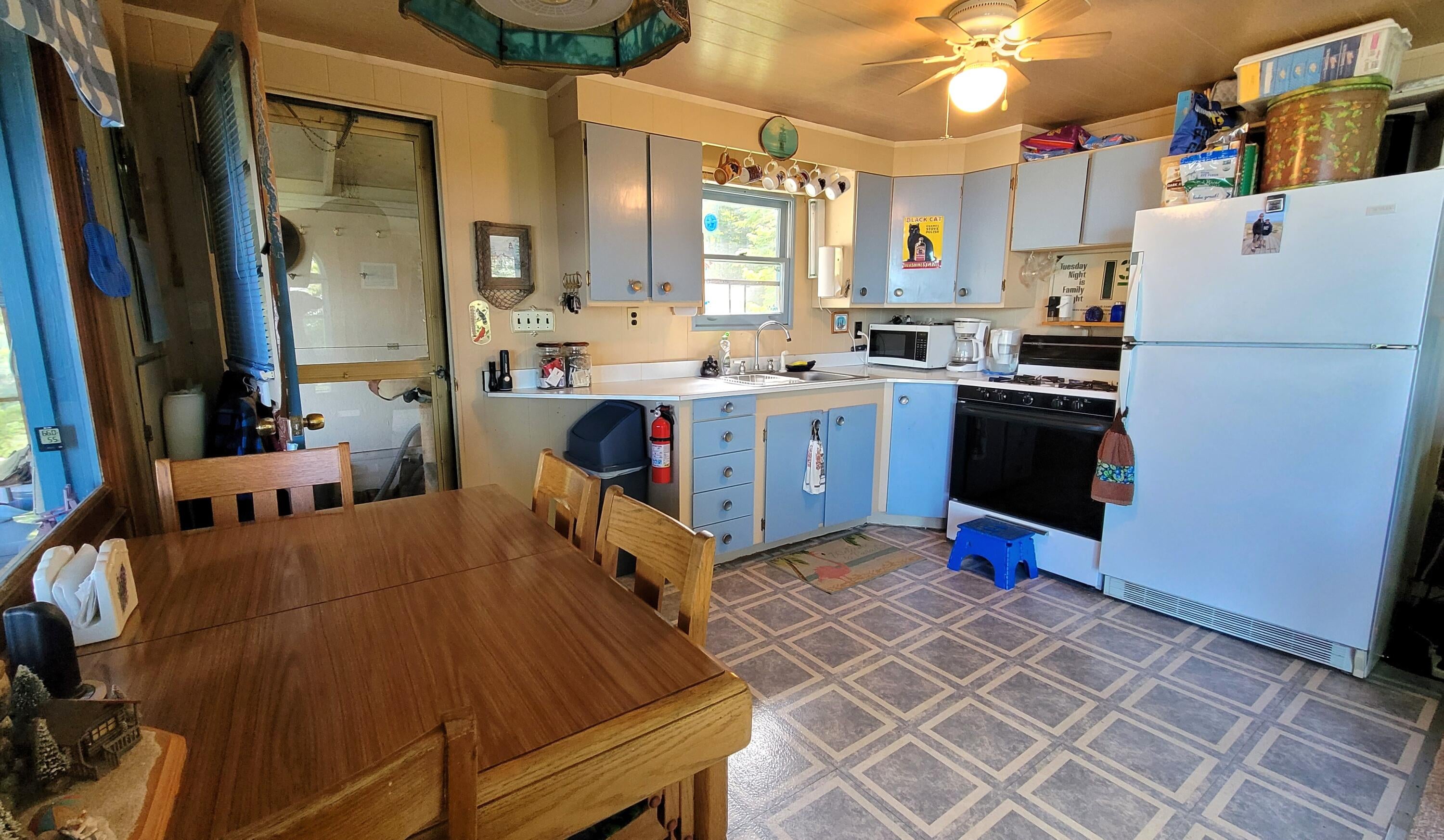 10994 North Whitefish Point Road Paradise, MI 49768 - Photo 10 of 31 Gallery Image 10