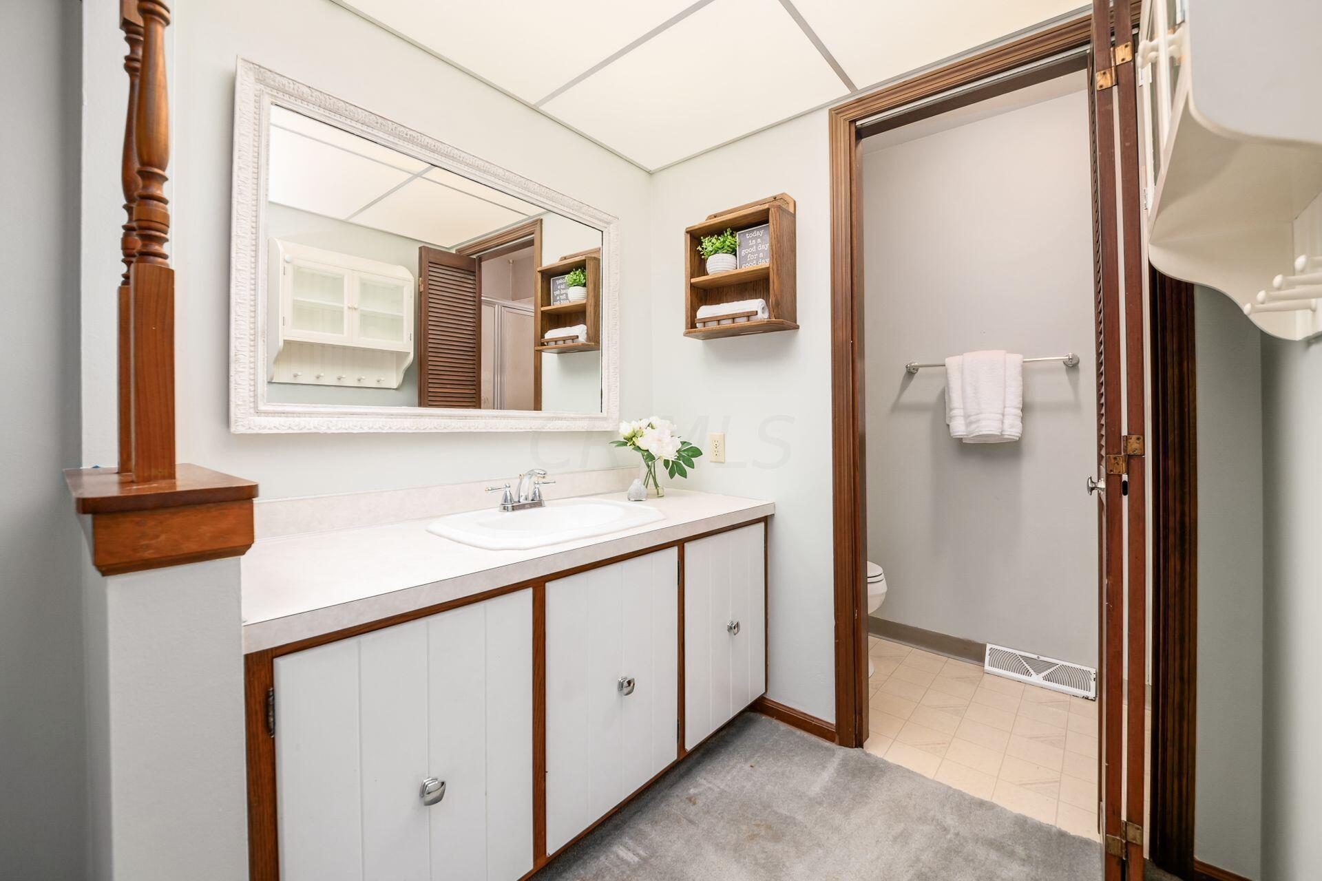 4090 Clotts Road Columbus, OH 43230 - Photo 20 of 34 EN SUITE BATH