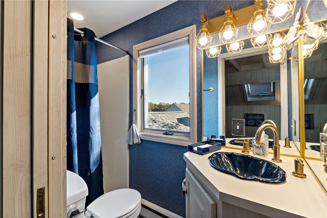 166 New Meadow Road Barrington, RI 02806 - Photo 36 of 48 Loft Suite Bathroom