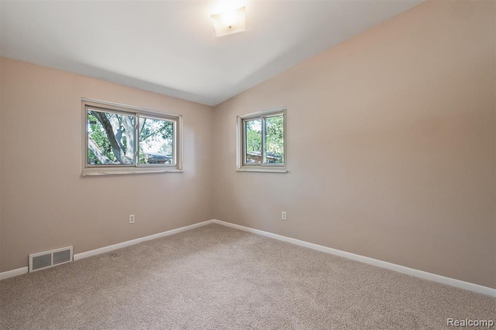1109 Derby Road, Unit 5 Birmingham, MI 48009 - Photo 21 of 29