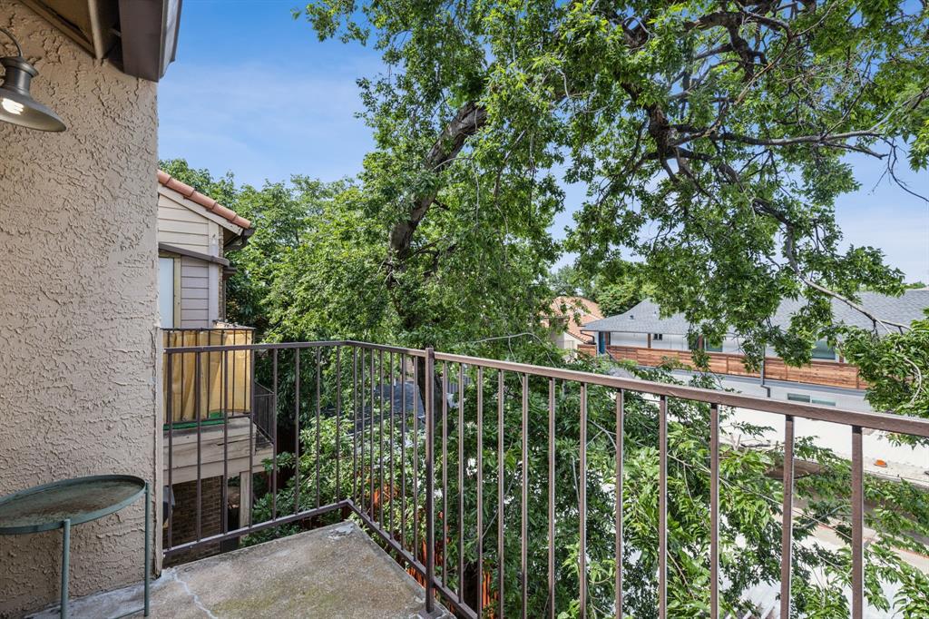 4777 Cedar Springs Road, Unit 6N Dallas, TX 75219 - Photo 7 of 24 a view of a balcony with an outdoor space