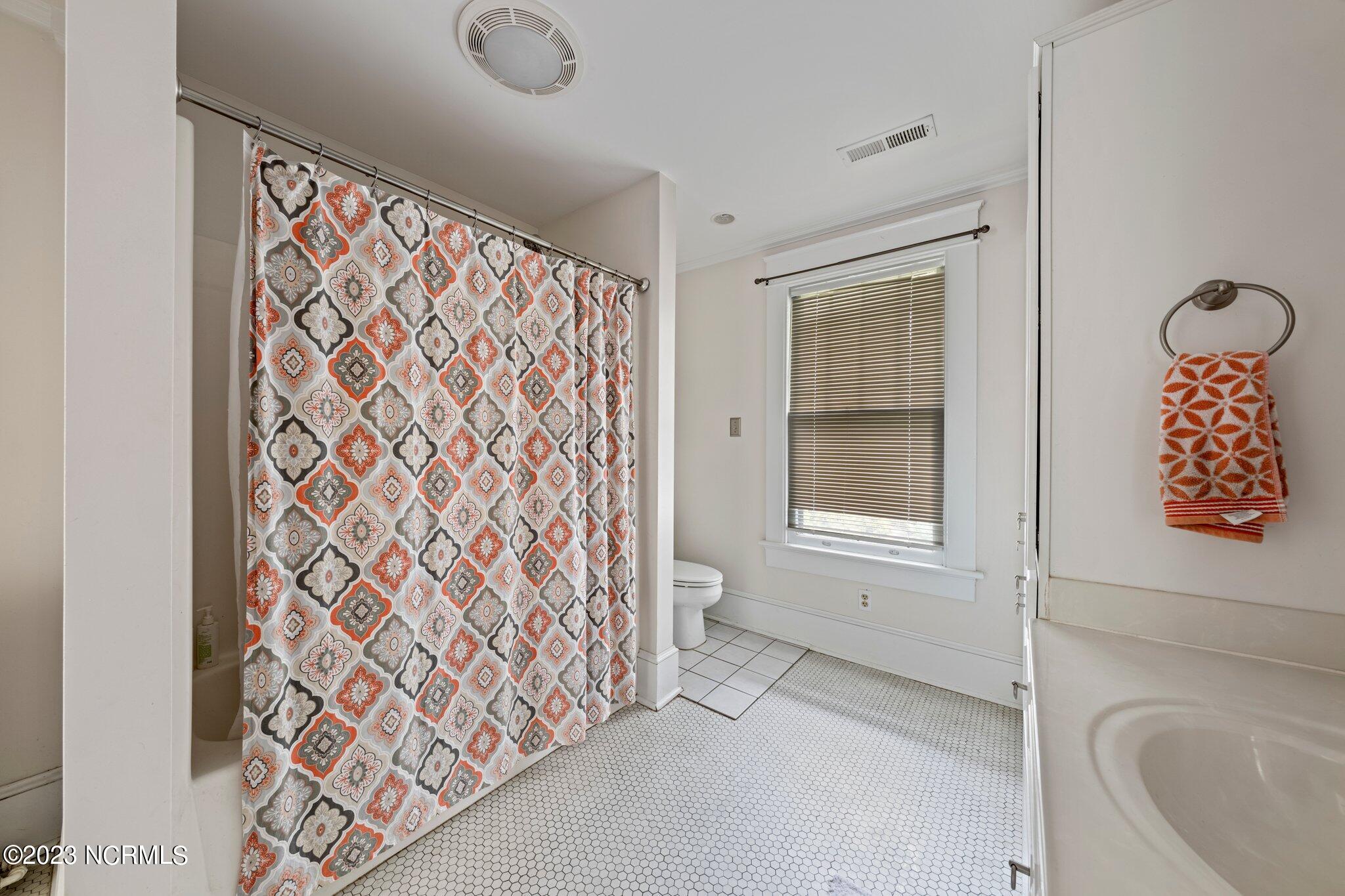 700 Raleigh Street Elizabeth City, NC 27909 - Photo 23 of 42 23-web-or-mls-DSC06178