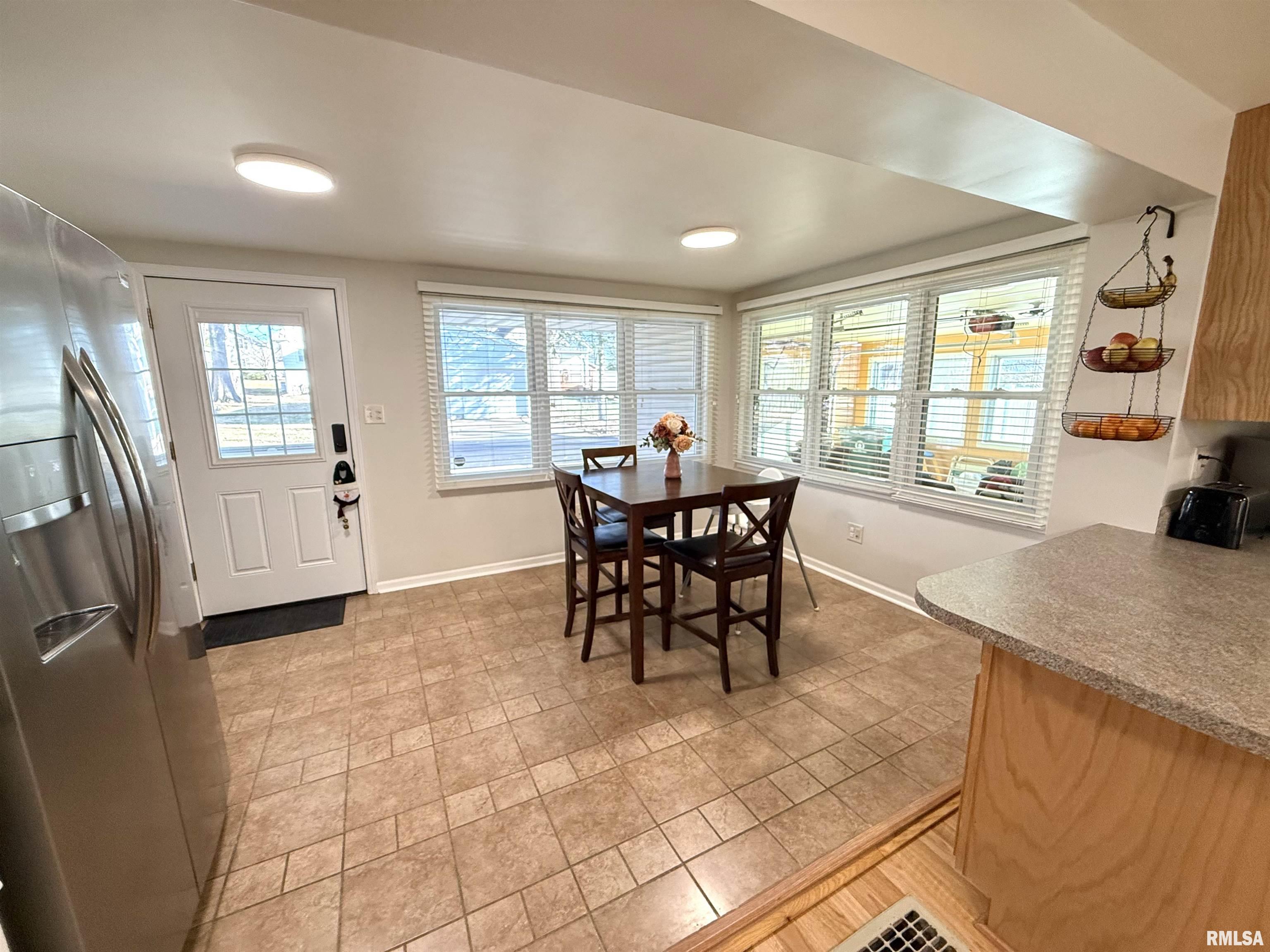 2064 Chestnut Street Quincy, IL 62301 - Photo 12 of 34 Gallery Image 12