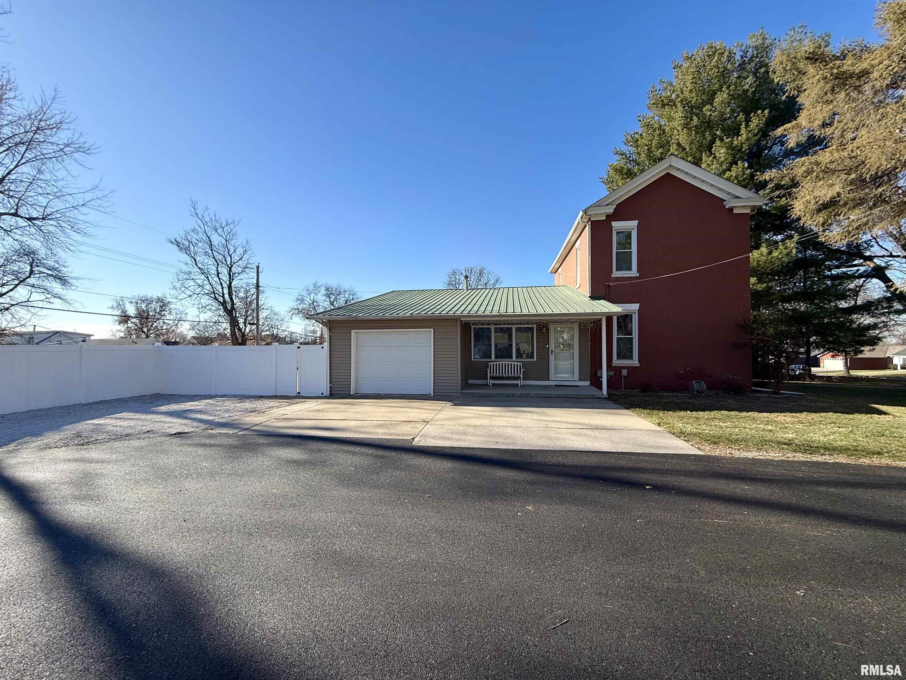 2064 Chestnut Street Quincy, IL 62301 - Photo 27 of 34 Gallery Image 27