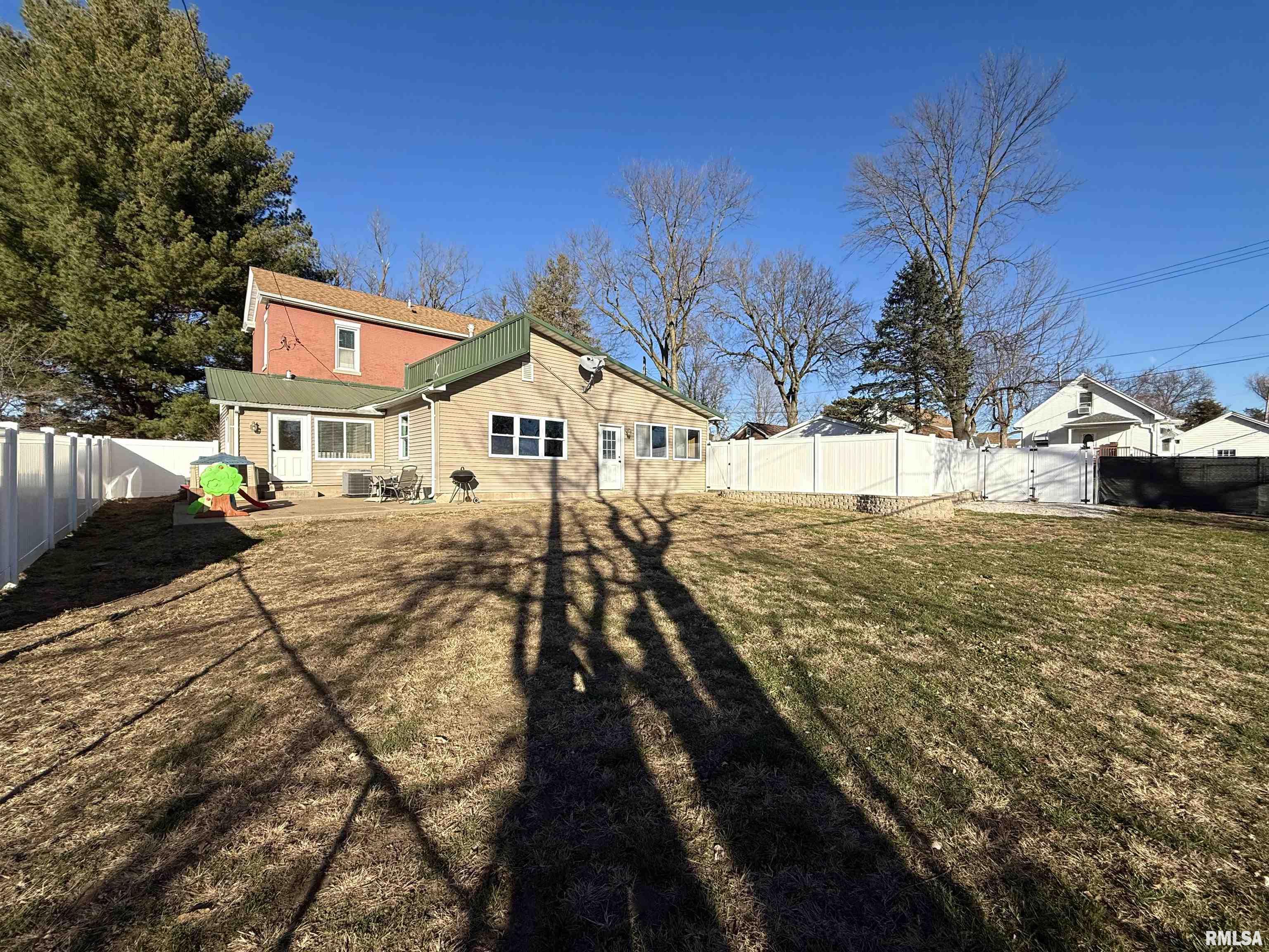 2064 Chestnut Street Quincy, IL 62301 - Photo 29 of 34 Gallery Image 29