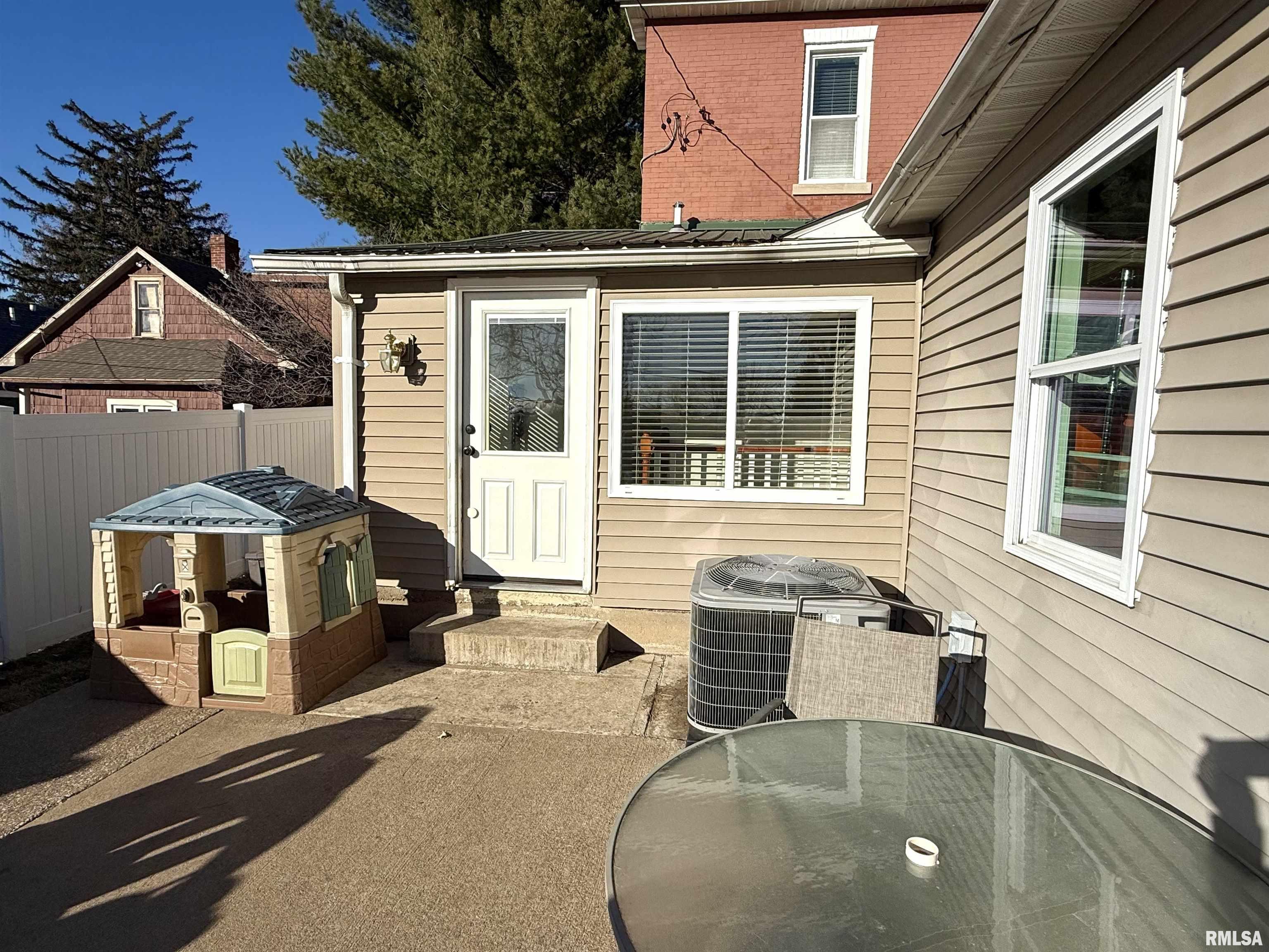2064 Chestnut Street Quincy, IL 62301 - Photo 31 of 34 Gallery Image 31