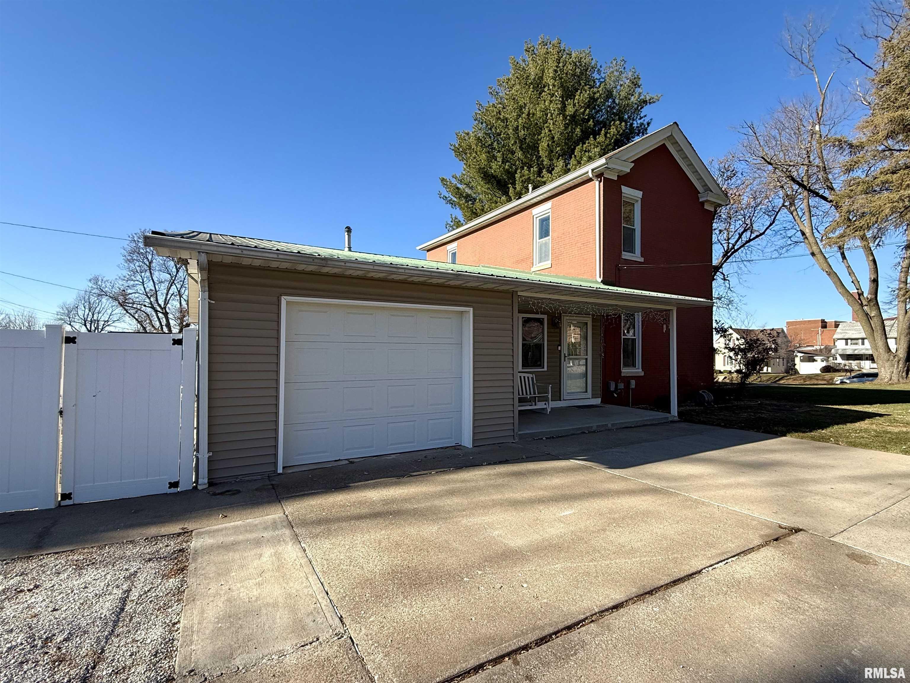 2064 Chestnut Street Quincy, IL 62301 - Photo 33 of 34 Gallery Image 33