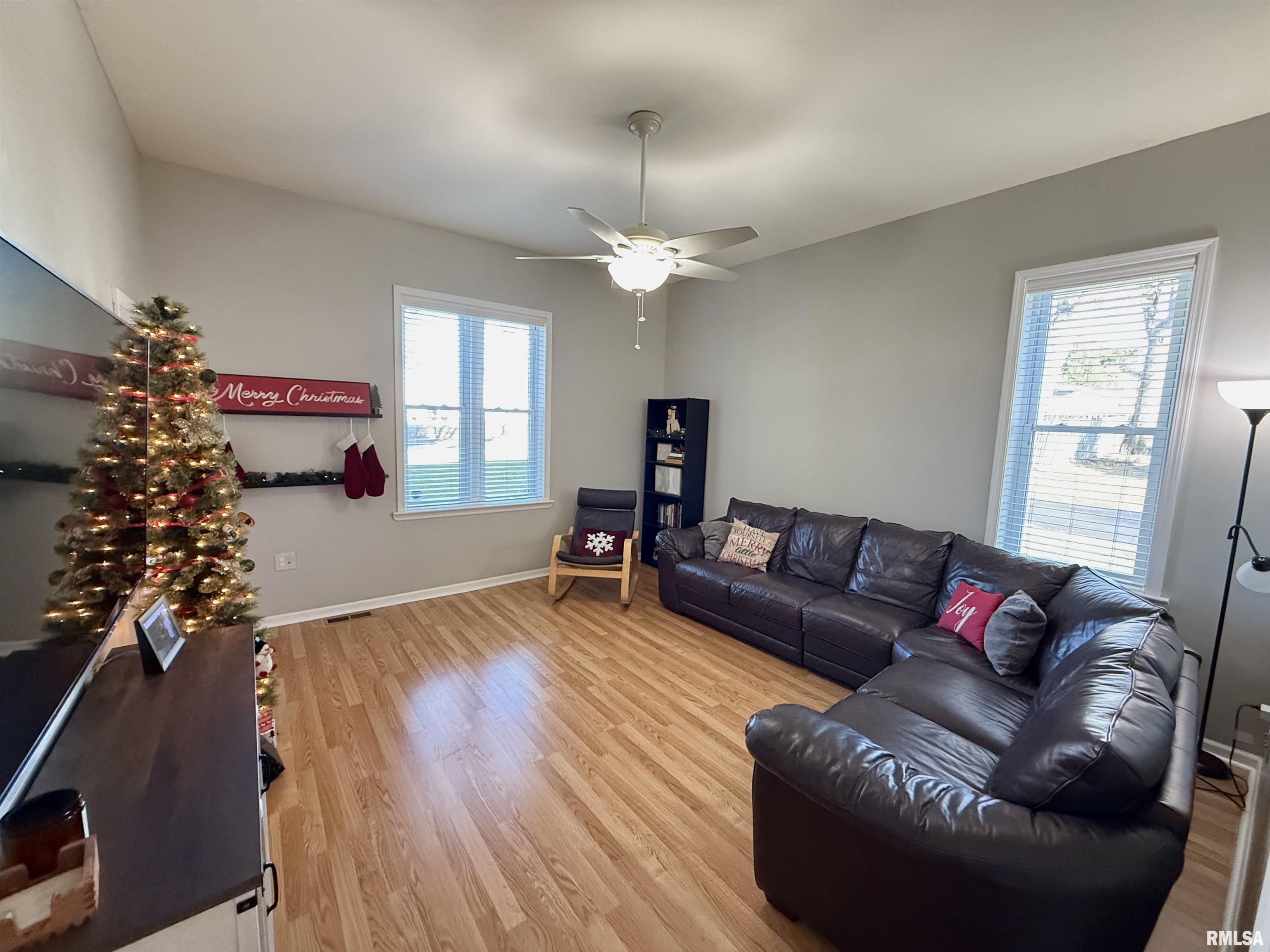 2064 Chestnut Street Quincy, IL 62301 - Photo 8 of 34 Gallery Image 8