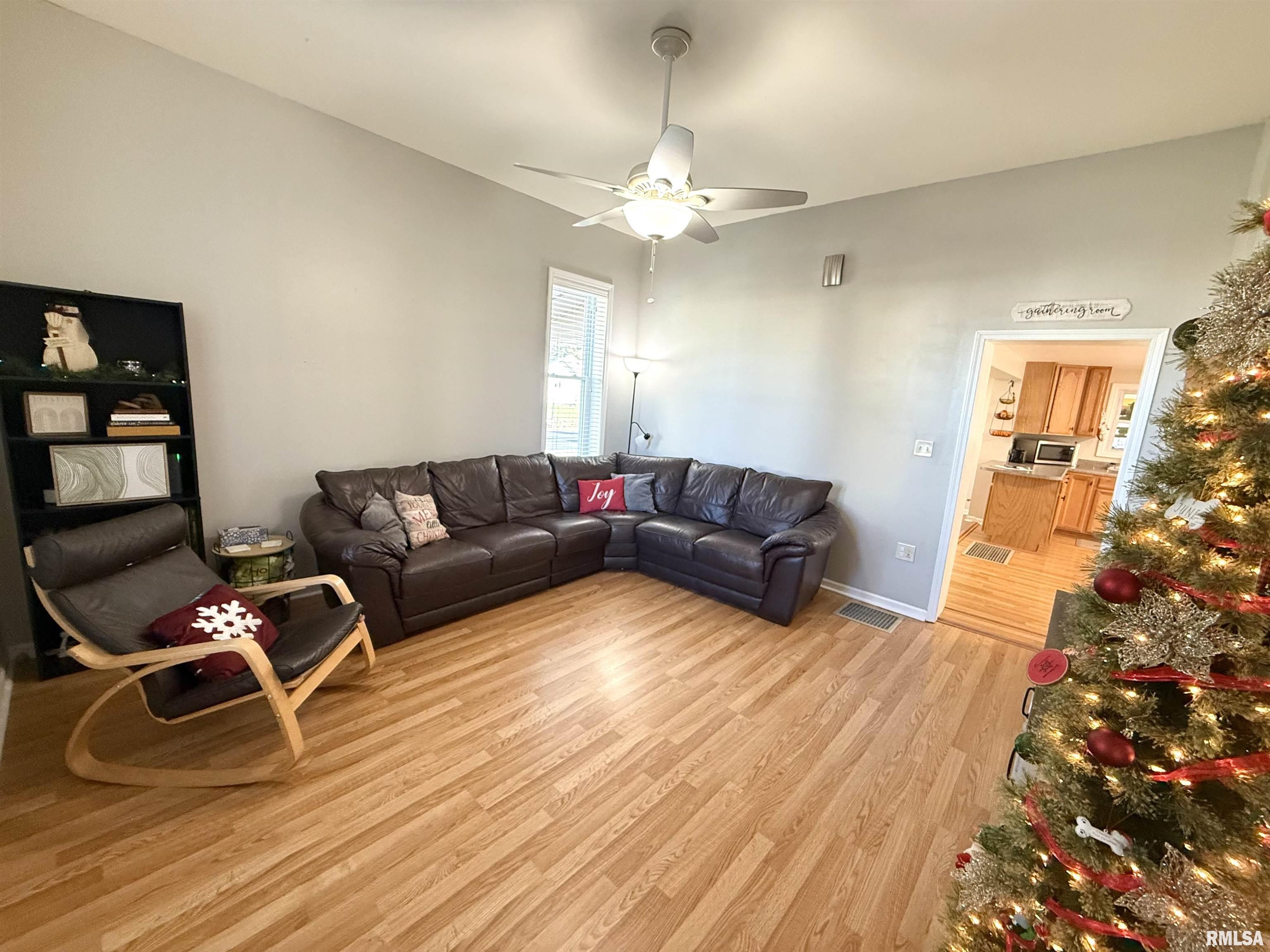 2064 Chestnut Street Quincy, IL 62301 - Photo 9 of 34 Gallery Image 9
