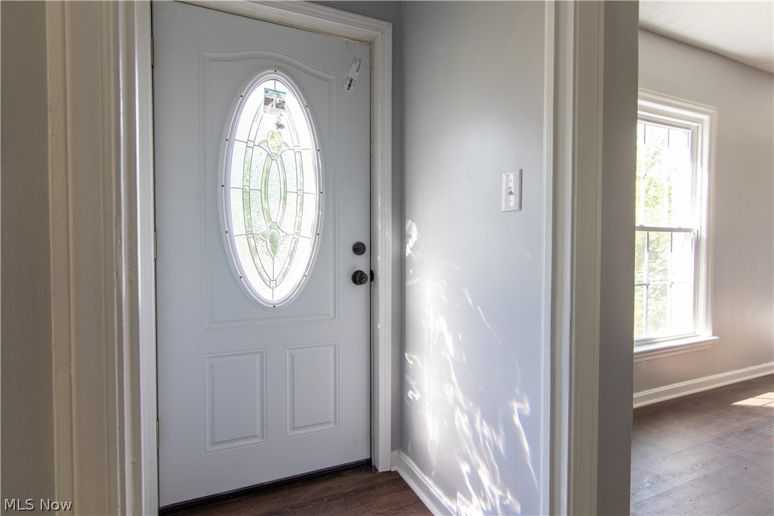 3331 Tullamore Road Cleveland, OH 44118 - Photo 2 of 22 Gallery Image 2