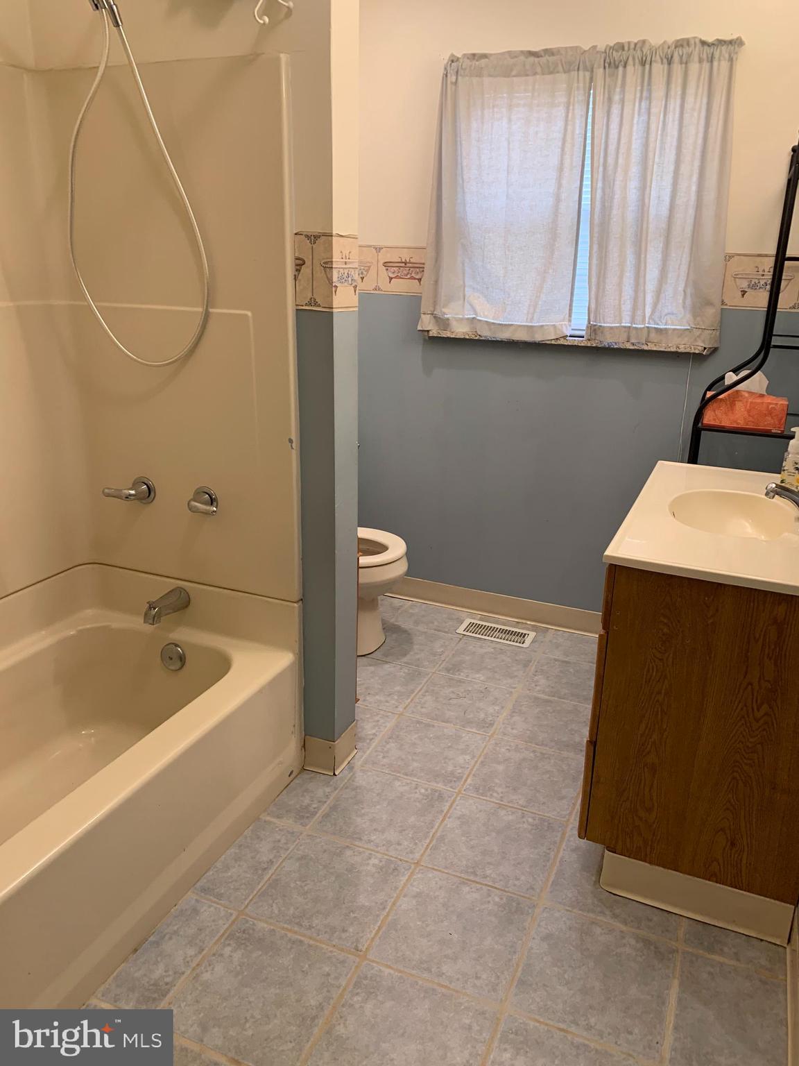7911 Hillendale Road Baltimore, MD 21234 - Photo 2 of 23