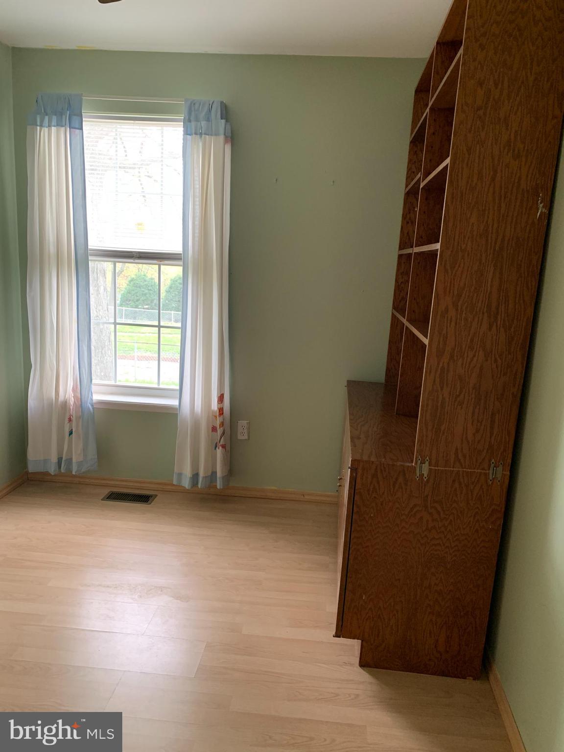 7911 Hillendale Road Baltimore, MD 21234 - Photo 11 of 23