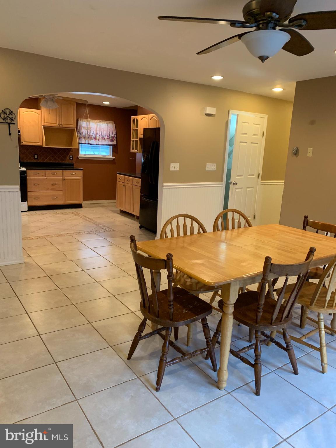 7911 Hillendale Road Baltimore, MD 21234 - Photo 14 of 23