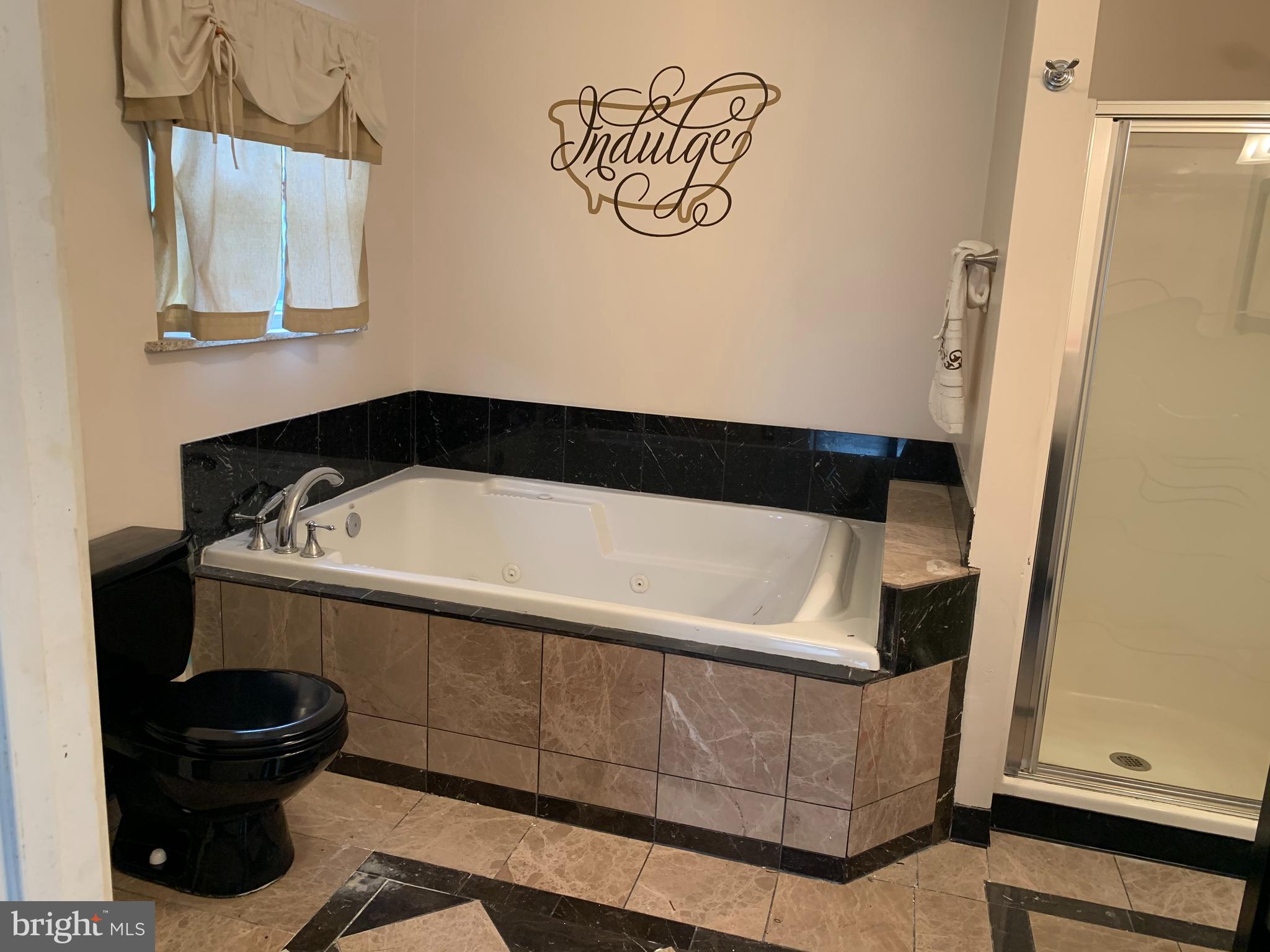 7911 Hillendale Road Baltimore, MD 21234 - Photo 5 of 23