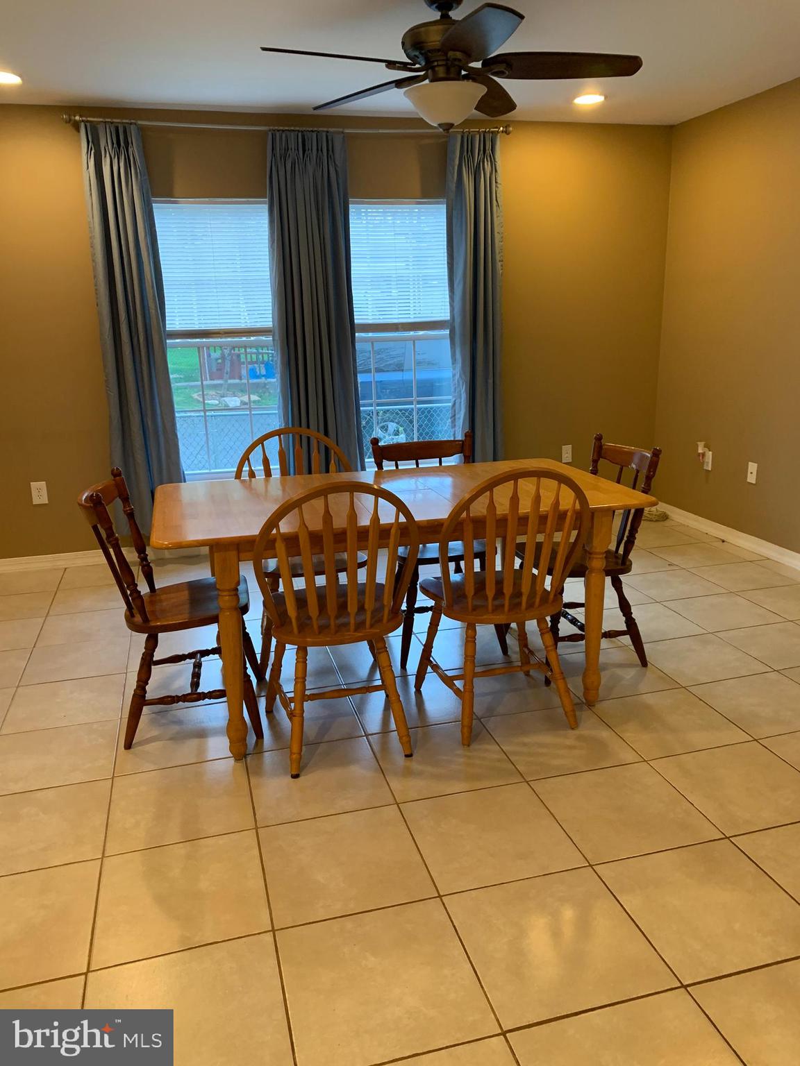 7911 Hillendale Road Baltimore, MD 21234 - Photo 8 of 23