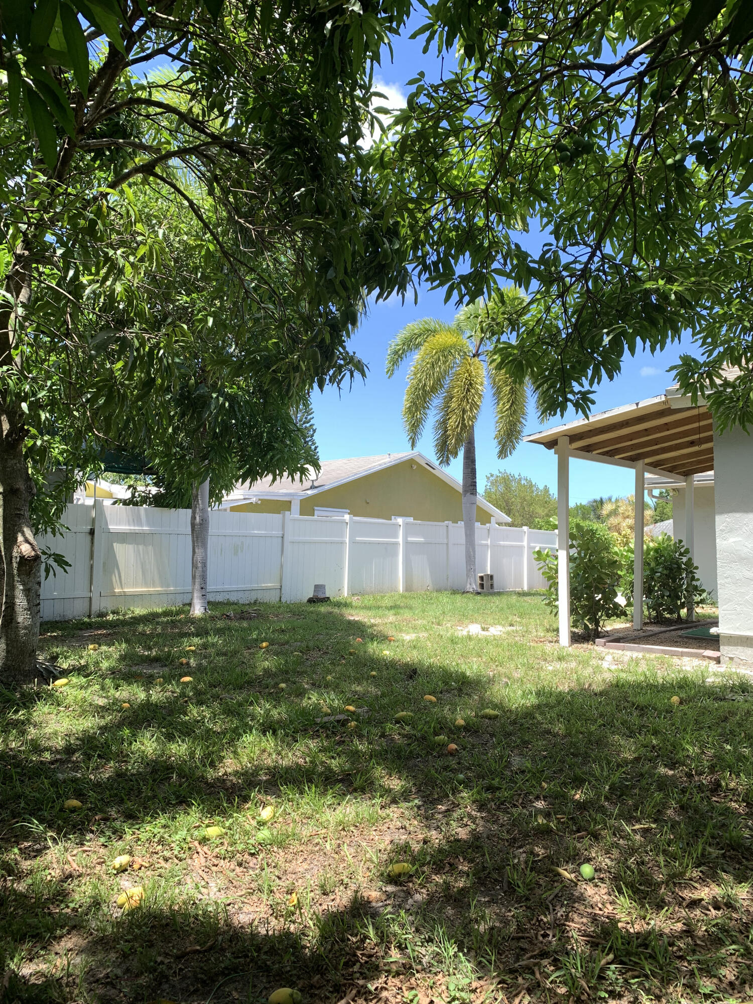 3559 Almar Road Palm Springs, FL 33461 - Photo 10 of 49 3559 Almar Road