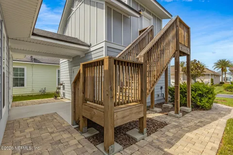 a view of entryway with a front door