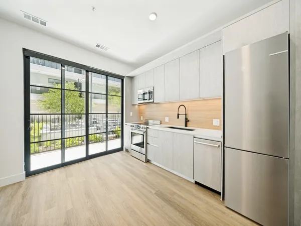 $152,310 | 4315 South Congress Avenue, Unit 220, Austin, TX 78745