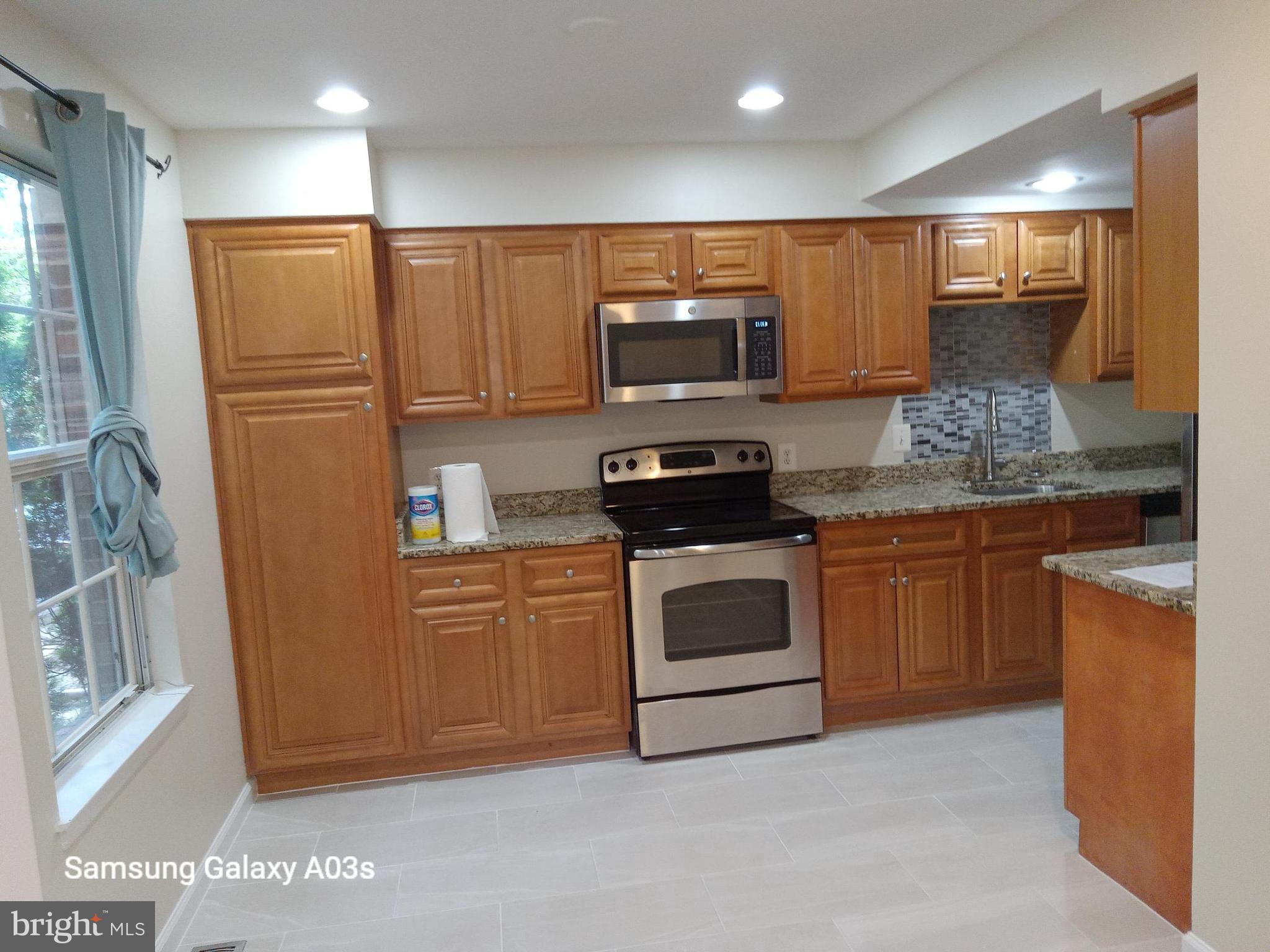6398 Shaundale Drive Springfield, VA 22152 - Photo 4 of 19 Kitchen