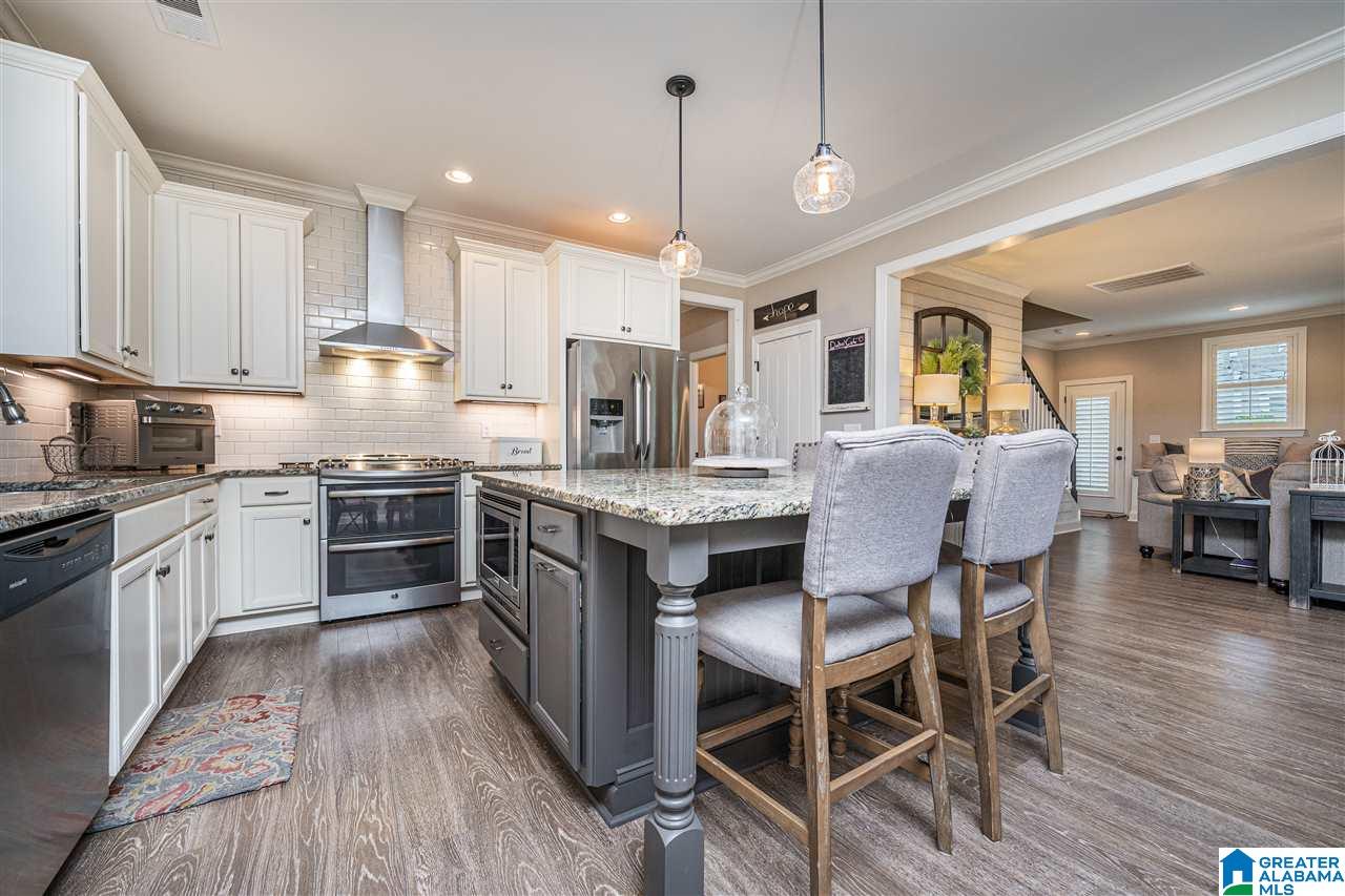 6528 Spring Street Trussville, AL 35173 - Photo 2 of 47