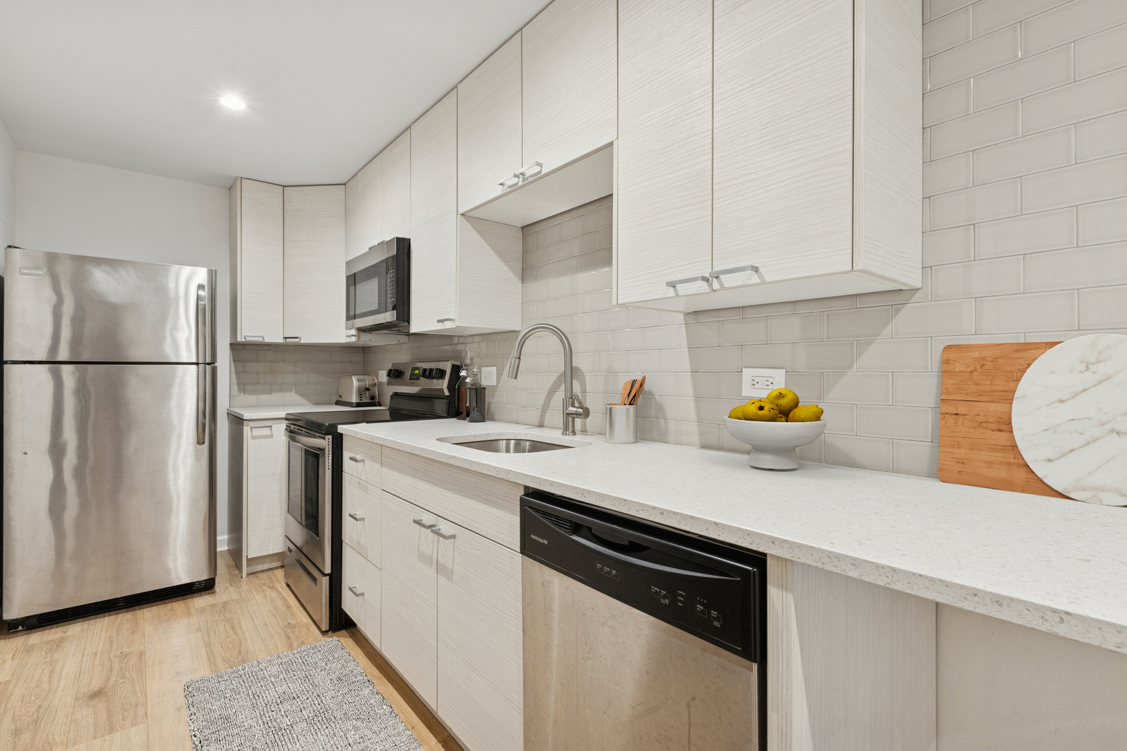 1069 West Foster Avenue, Unit 1C Chicago, IL 60640 - Photo 9 of 17