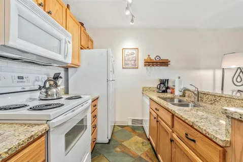 $570,000 | 2350 Ski Trail Lane, Unit 136, Steamboat Springs, CO 80487