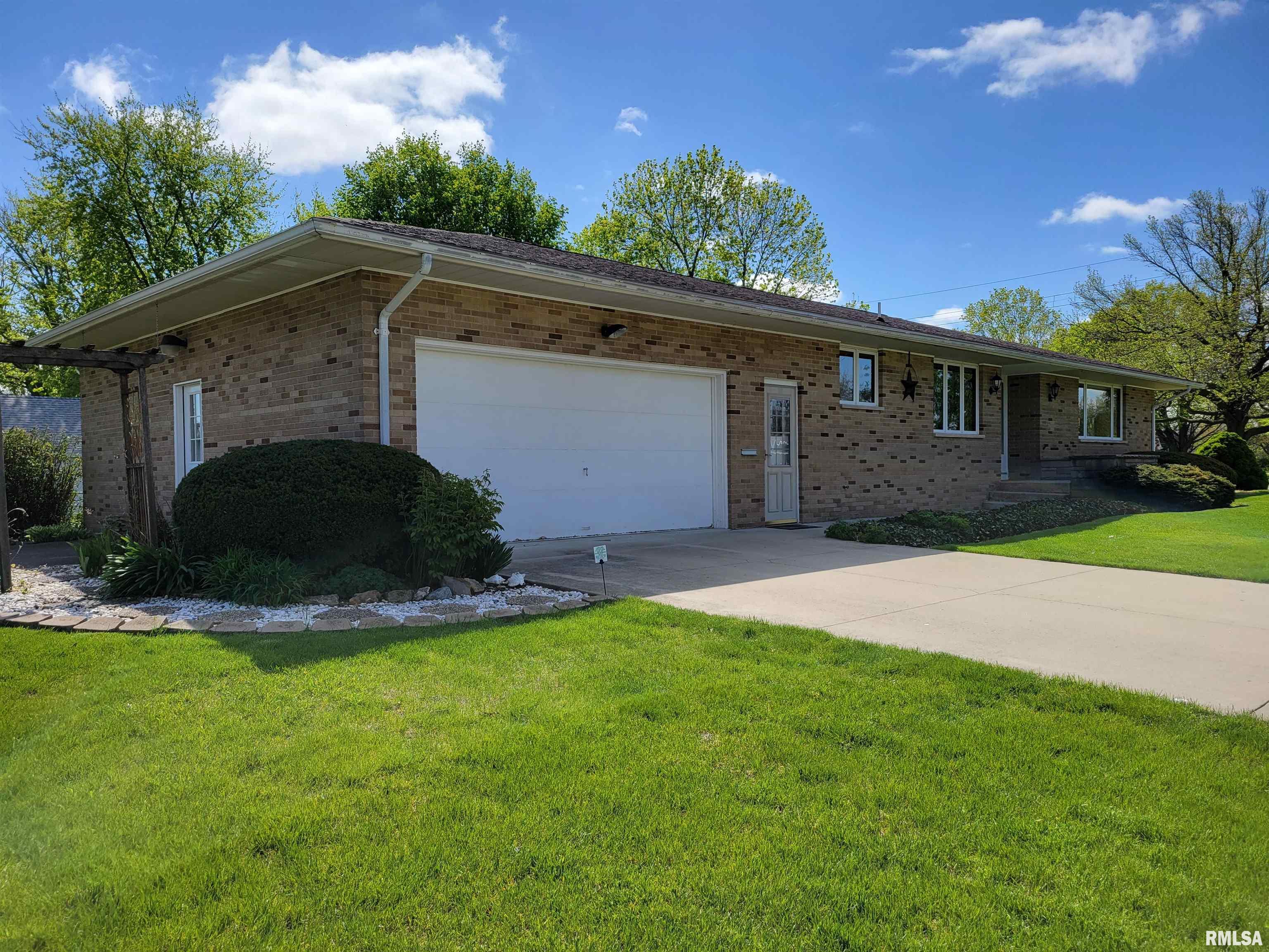 400 Anna Street Atkinson, IL 61235 - Photo 1 of 31
