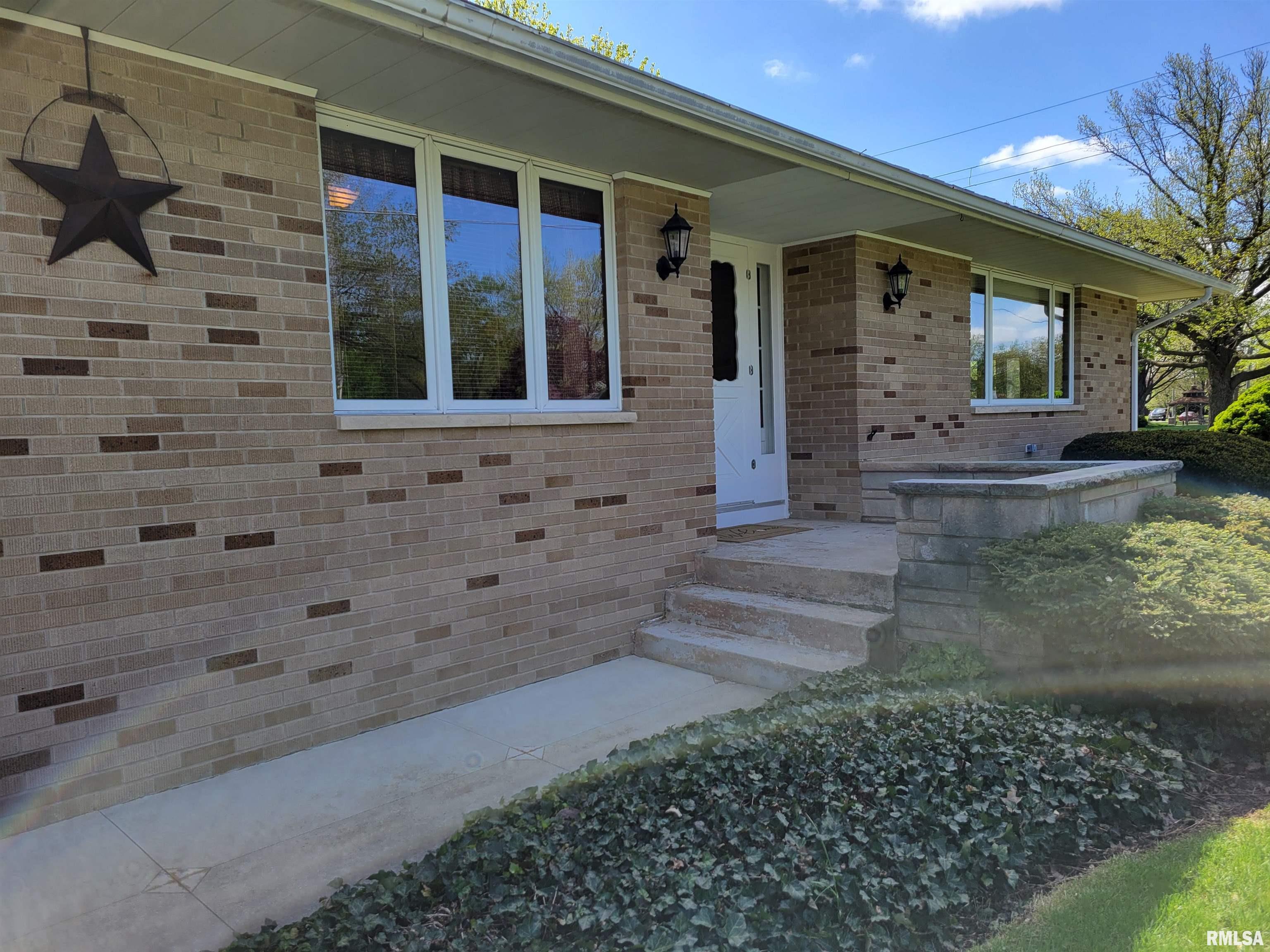 400 Anna Street Atkinson, IL 61235 - Photo 2 of 31
