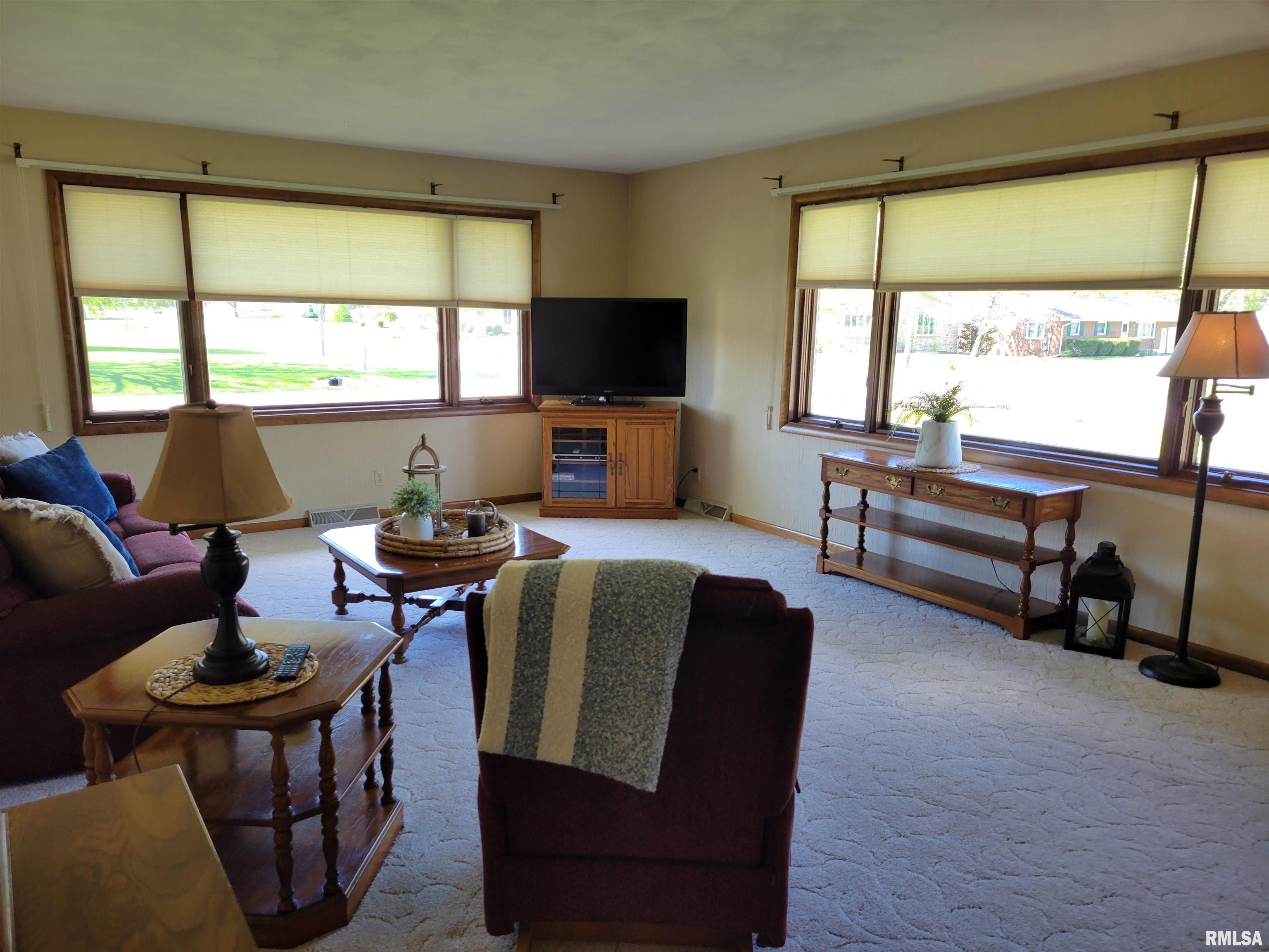 400 Anna Street Atkinson, IL 61235 - Photo 4 of 31
