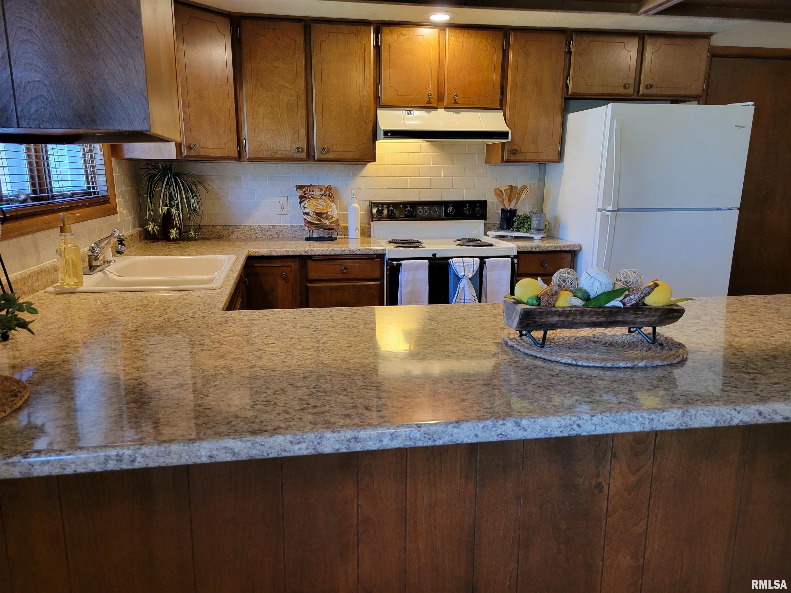 400 Anna Street Atkinson, IL 61235 - Photo 8 of 31