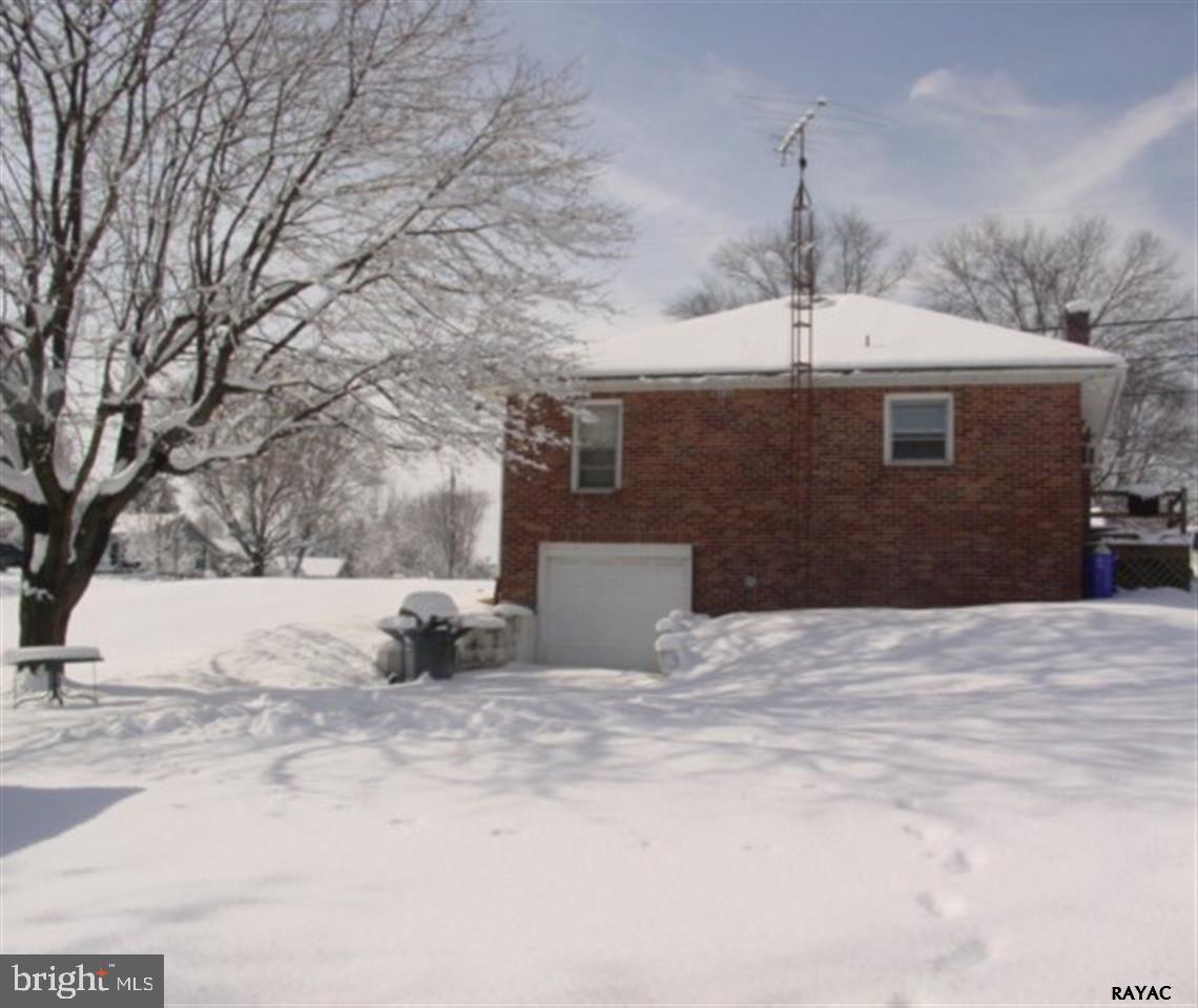 205 Barcroft Road York, PA 17406 - Photo 3 of 20 Gallery Image 3