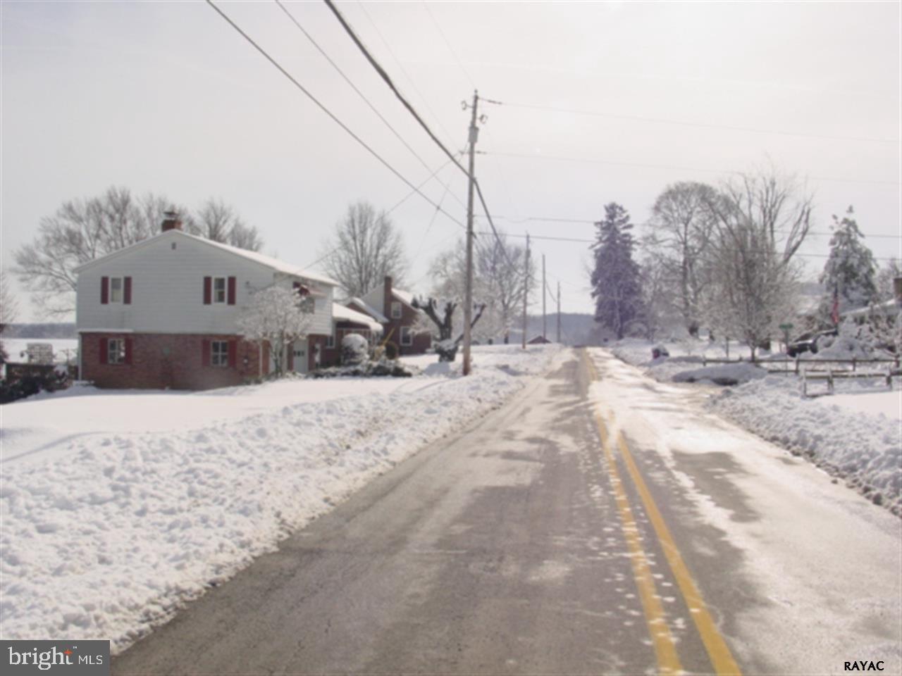 205 Barcroft Road York, PA 17406 - Photo 4 of 20 Gallery Image 4