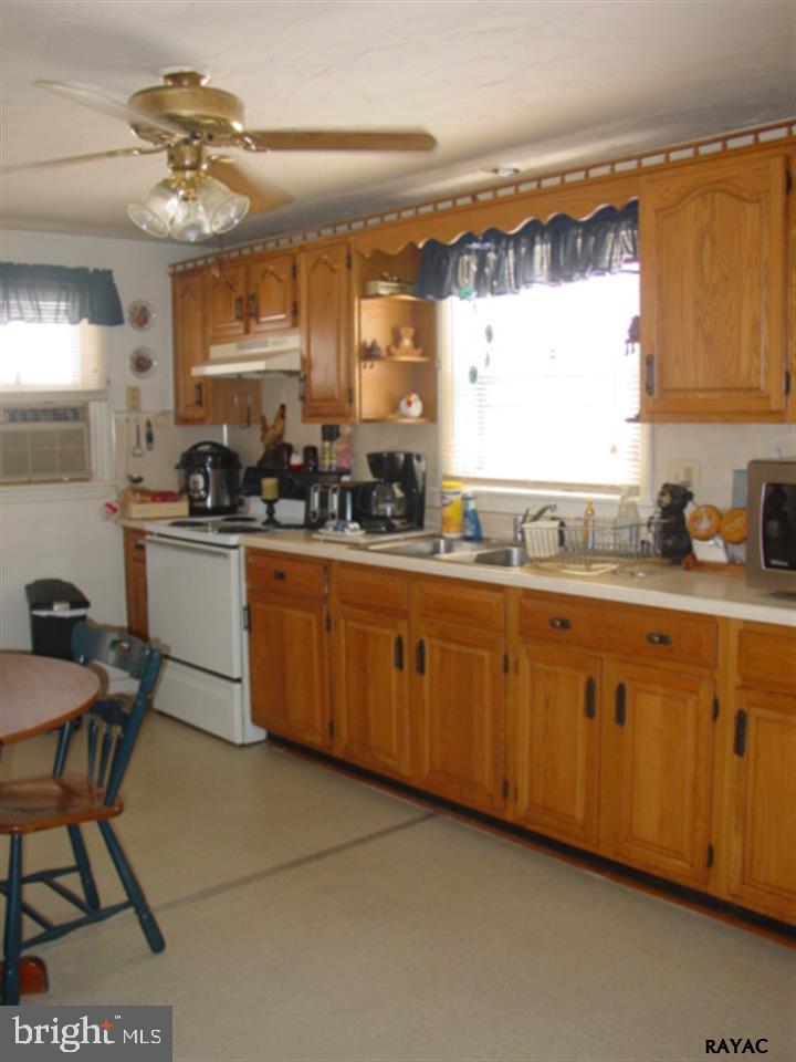 205 Barcroft Road York, PA 17406 - Photo 6 of 20 Gallery Image 6