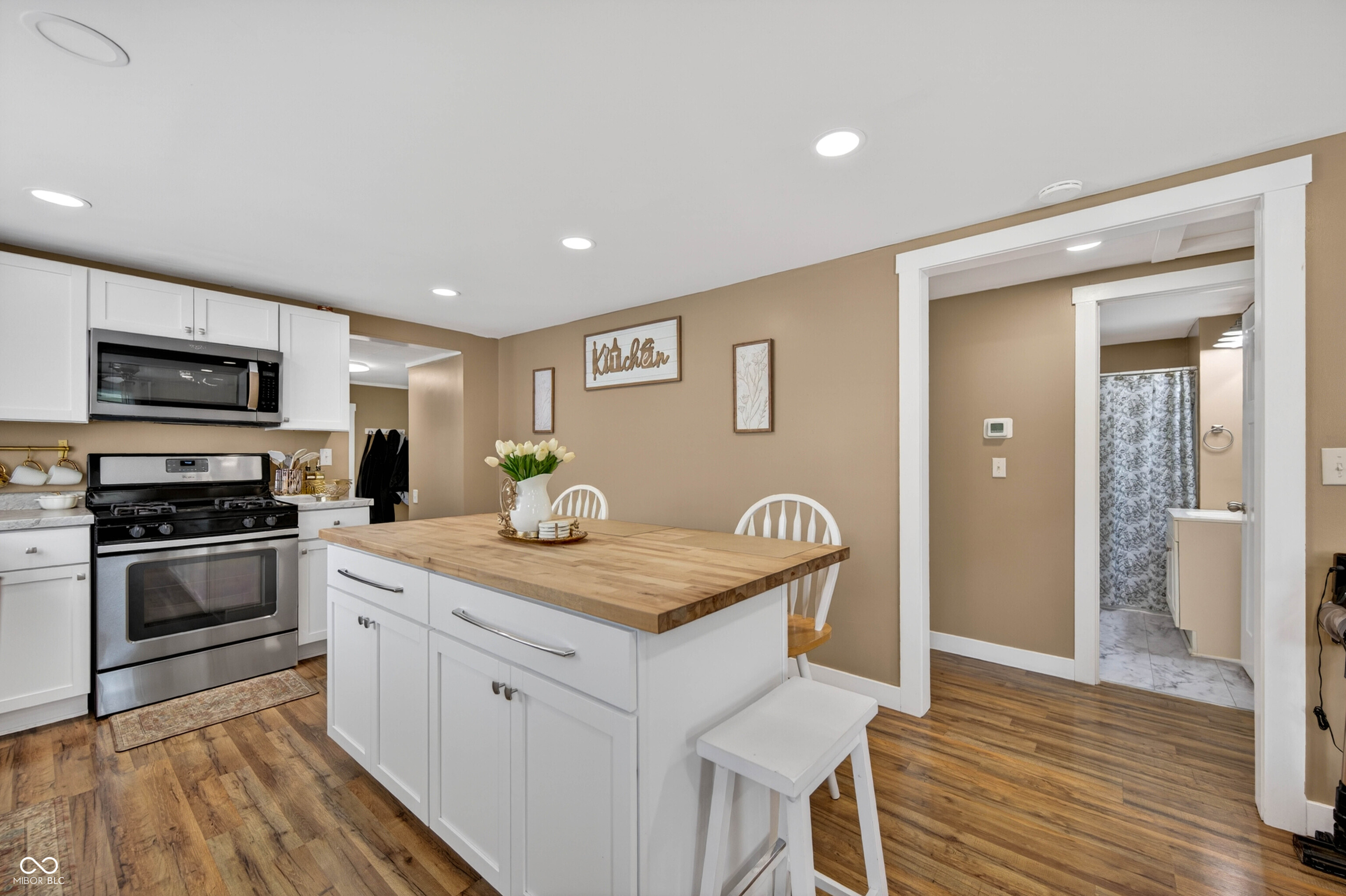 221 Della Road Columbus, IN 47203 - Photo 19 of 58