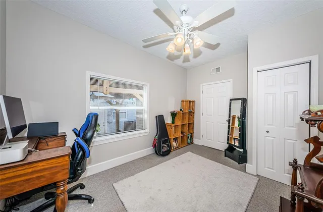 $2,999 | 833 1st Street Northeast, St. Petersburg, FL 33701