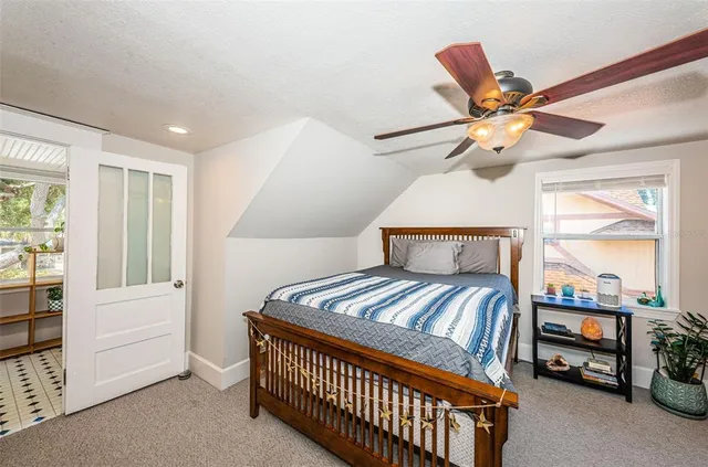 $2,999 | 833 1st Street Northeast, St. Petersburg, FL 33701