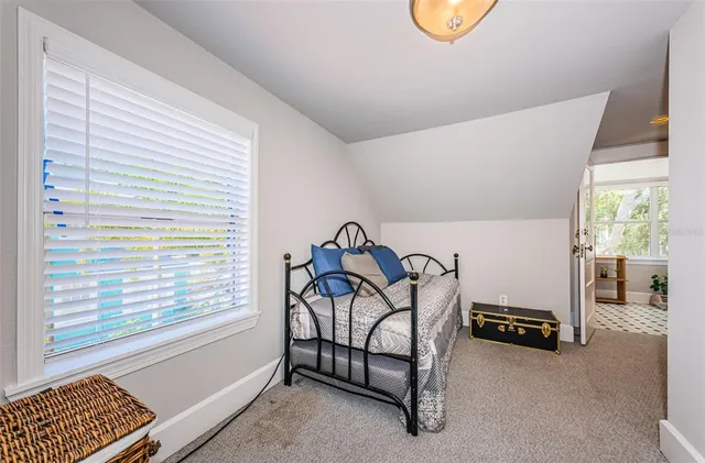 $2,999 | 833 1st Street Northeast, St. Petersburg, FL 33701