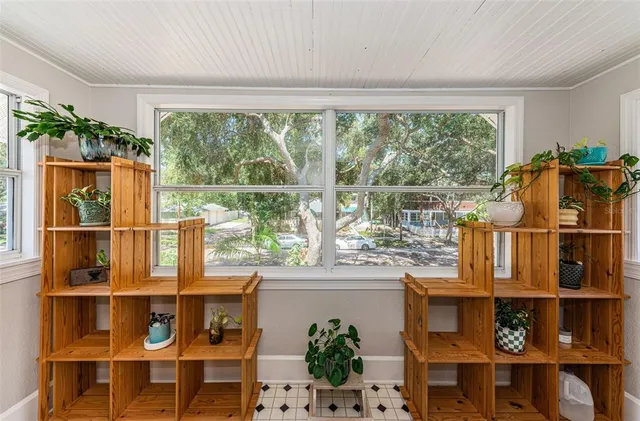 $2,999 | 833 1st Street Northeast, St. Petersburg, FL 33701