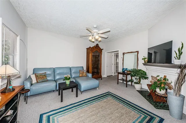 $2,999 | 833 1st Street Northeast, St. Petersburg, FL 33701