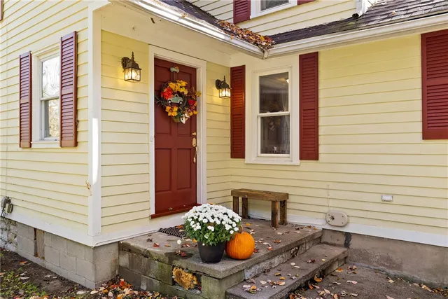 $350,000 | 812 Stony Brook Road, Honeoye Falls, NY 14472