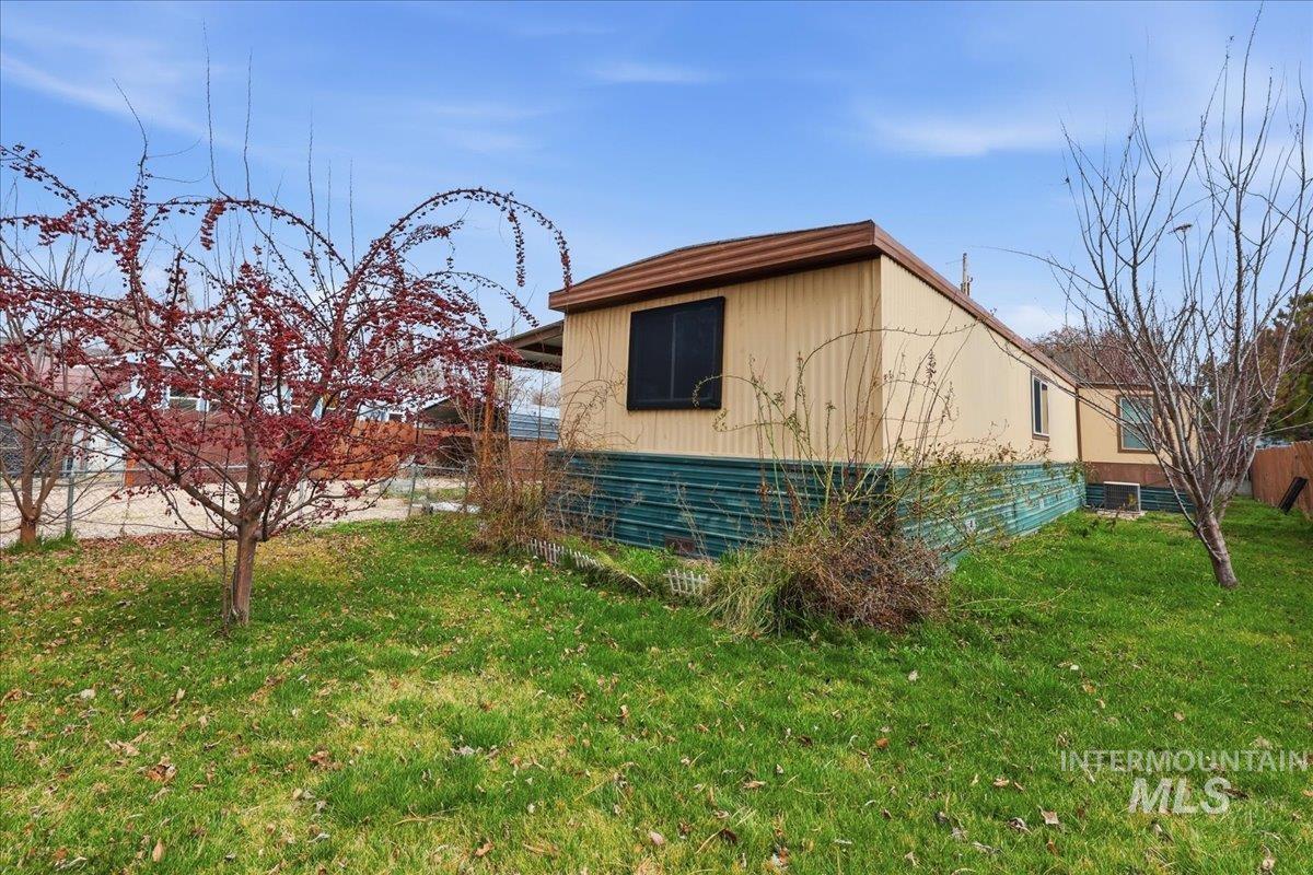 406 Duke Avenue Middleton, ID 83644 - Photo 3 of 17