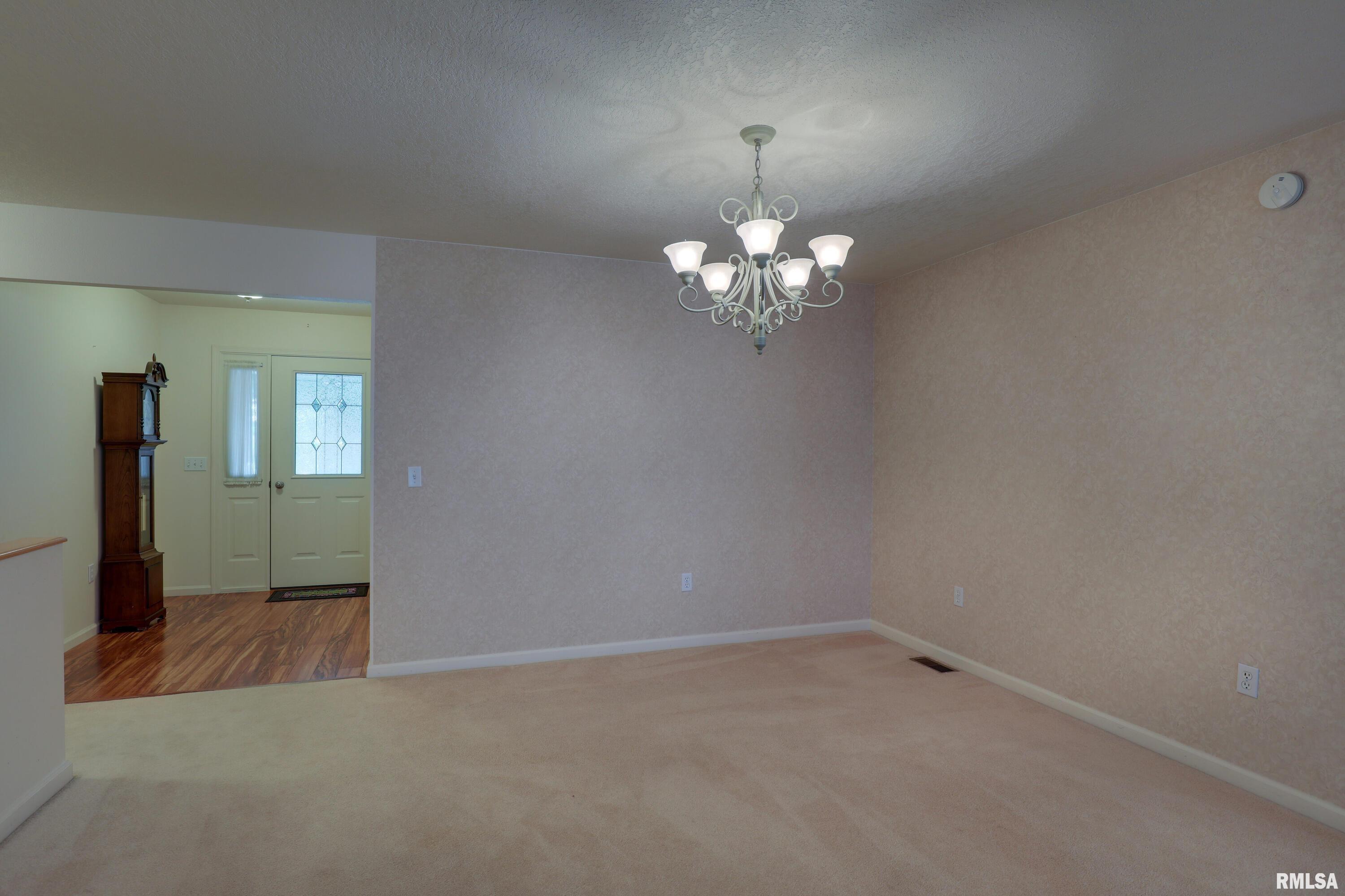 800 North 49th Street Quincy, IL 62305 - Photo 3 of 24