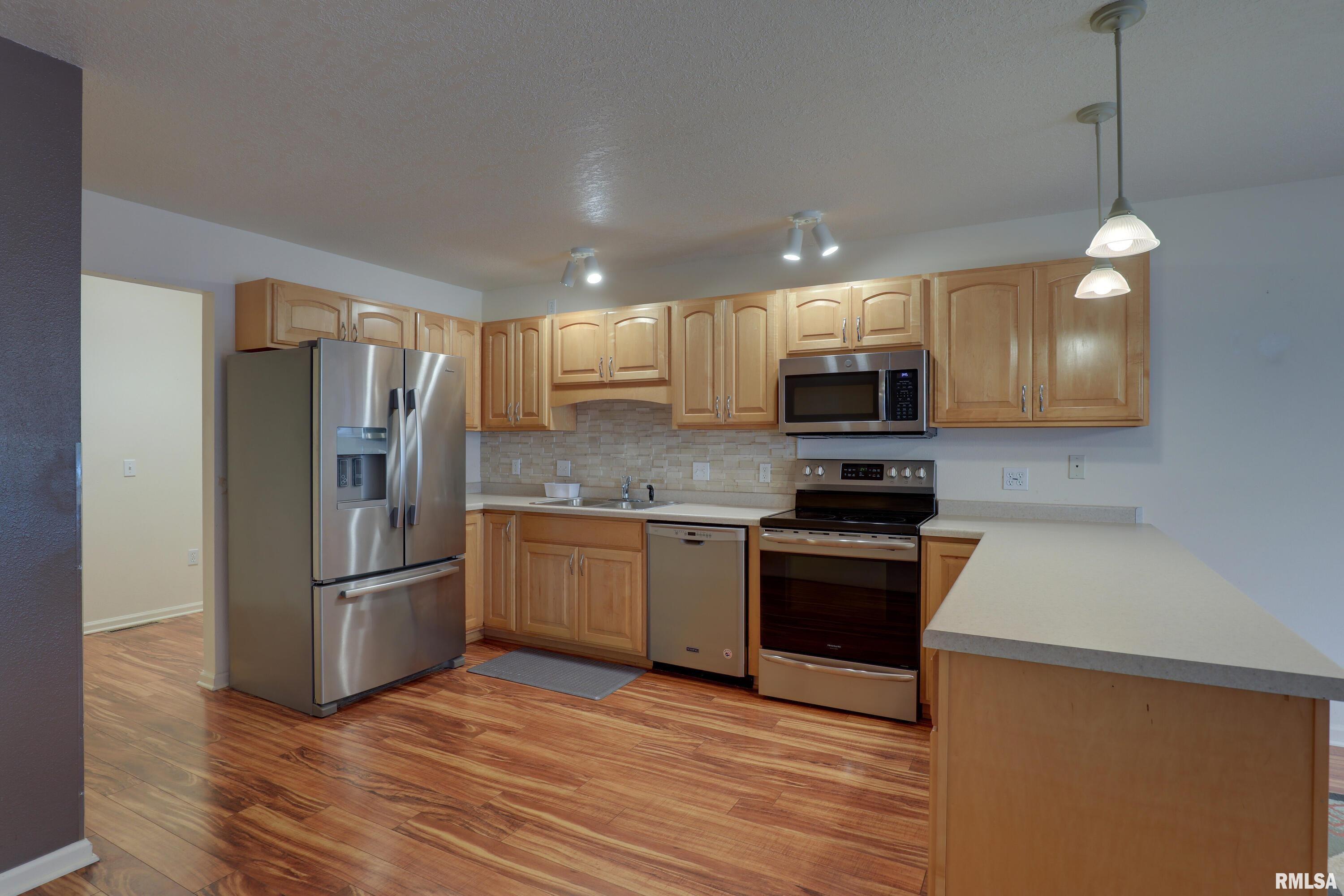 800 North 49th Street Quincy, IL 62305 - Photo 7 of 24