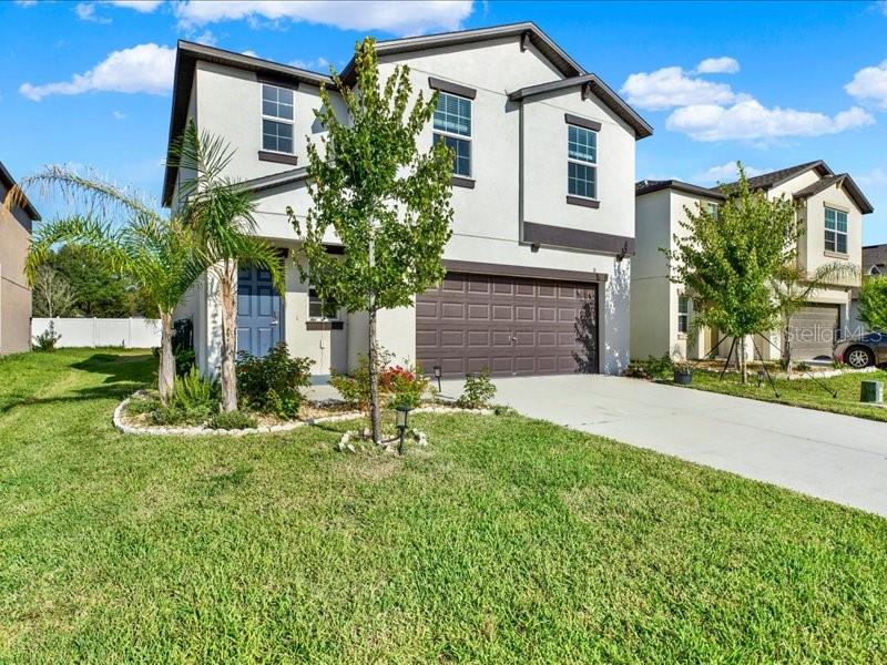 6213 Back Forty Loop Zephyrhills, FL 33541 - Photo 4 of 57